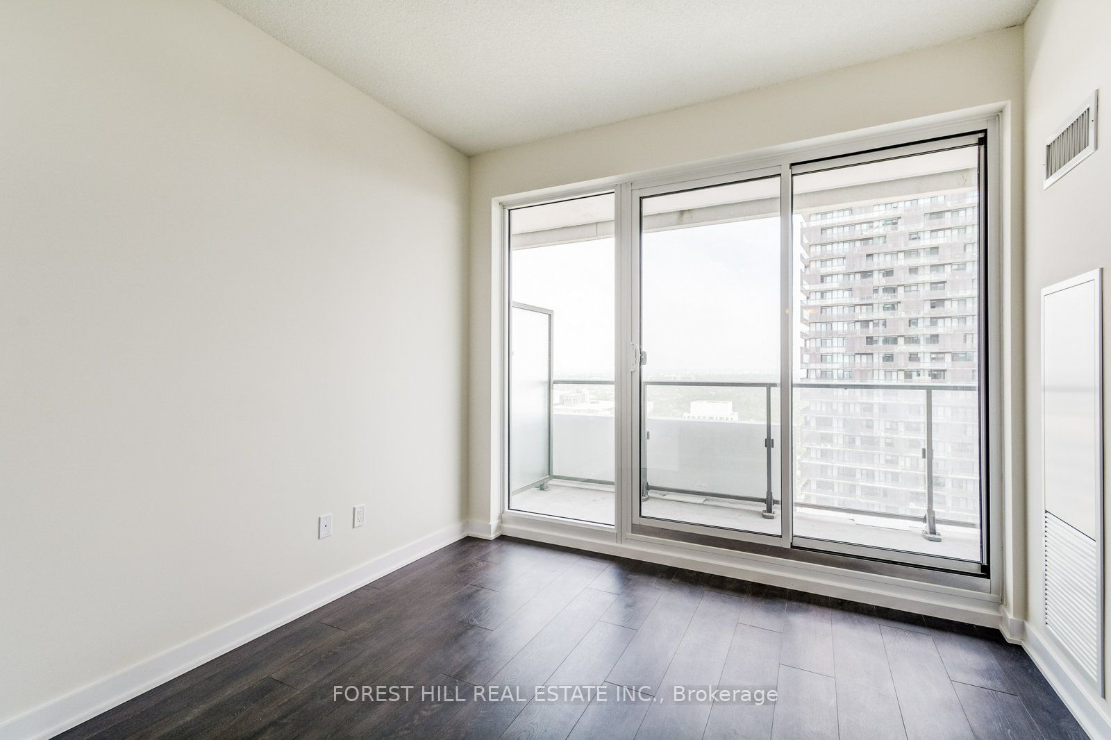 2221 Yonge Street 5210 Property Photo 16