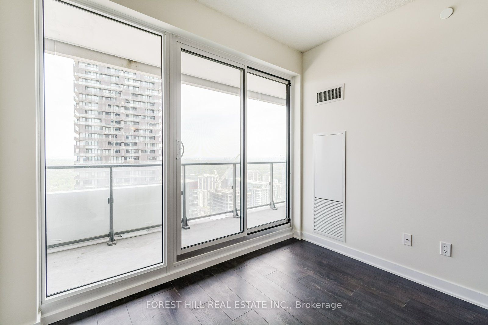 2221 Yonge Street 5210 Property Photo 17