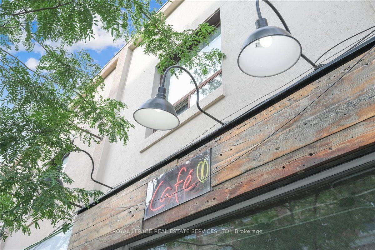 456 Ossington Avenue Property Photo 7