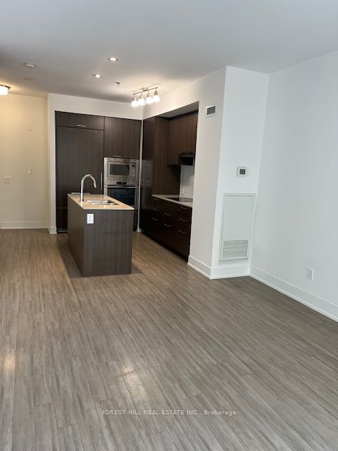 #th15 - 310 Tweedsmuir Avenue Property Photo 8