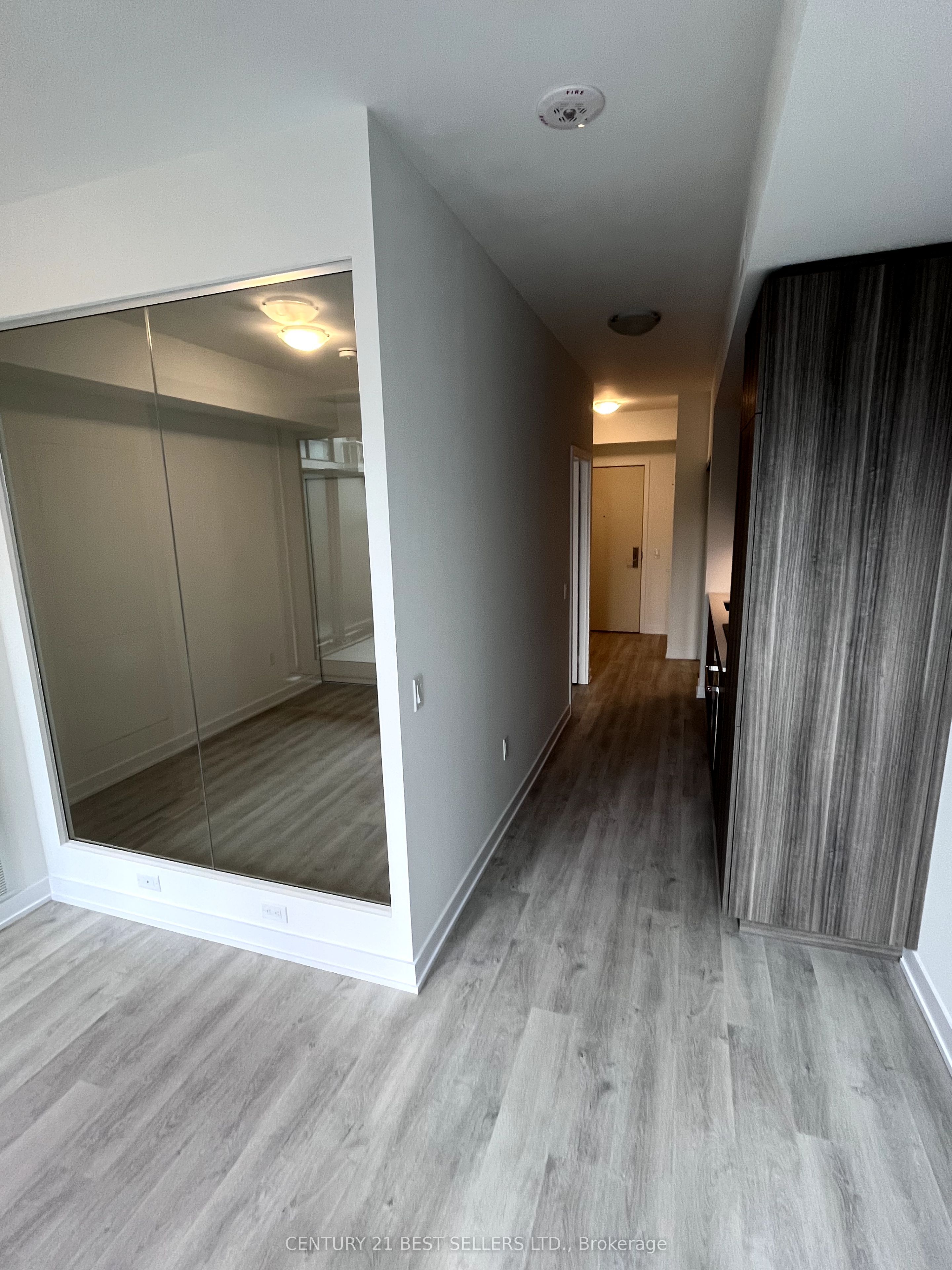 #312 - 15 Richardson Street Property Photo 7