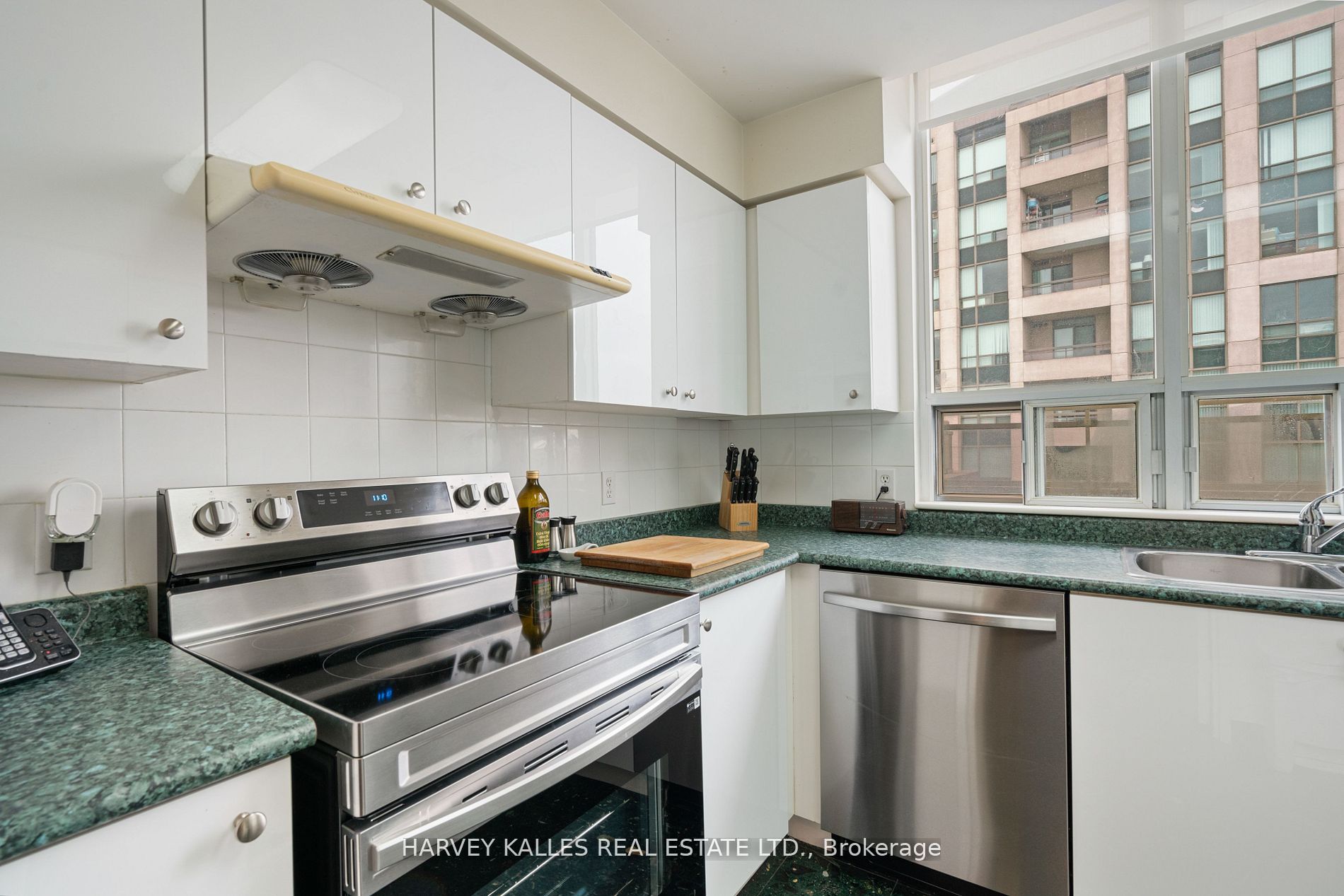 #uph07 - 256 Doris Avenue Property Photo 19