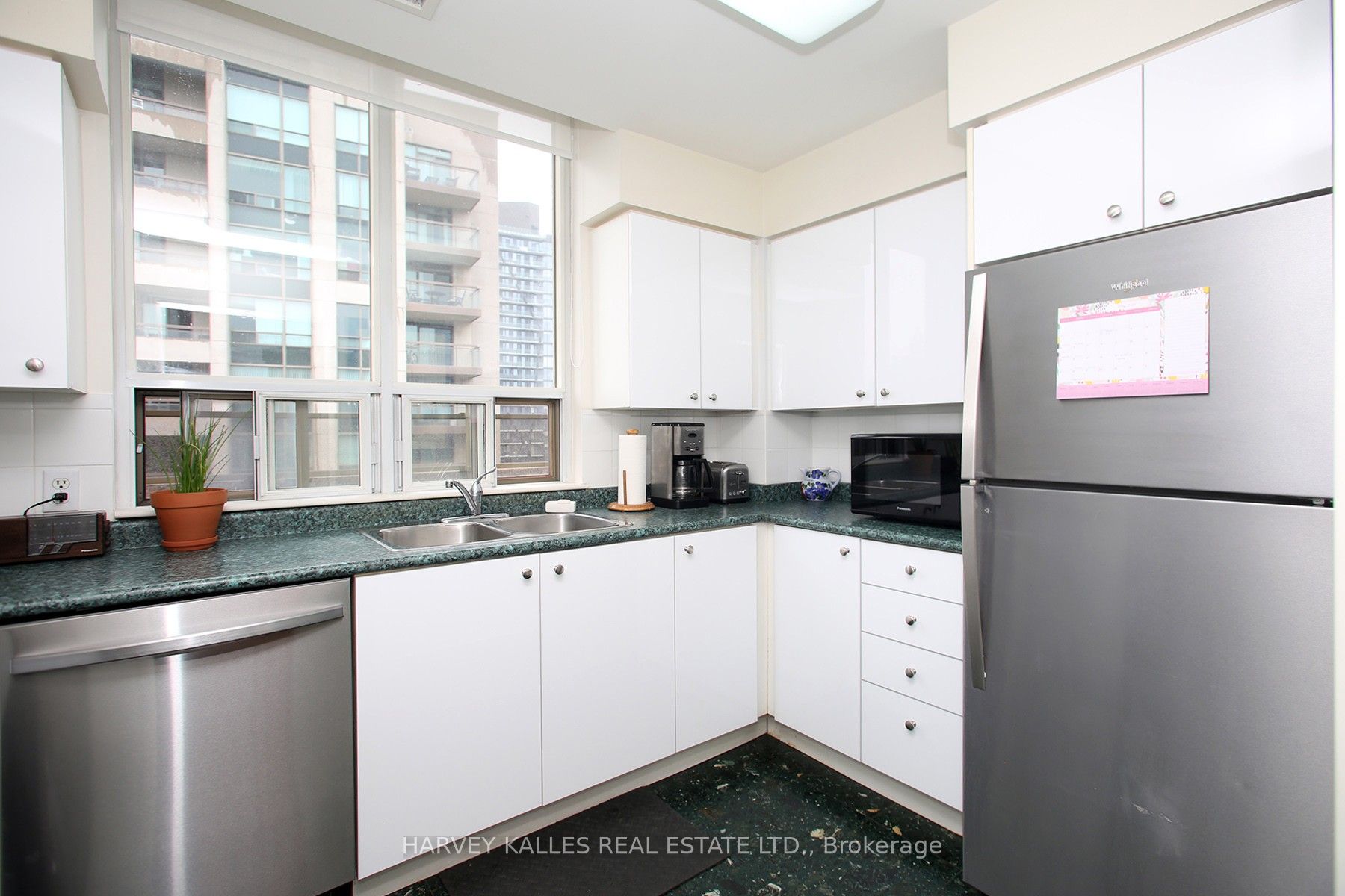 #uph07 - 256 Doris Avenue Property Photo 23