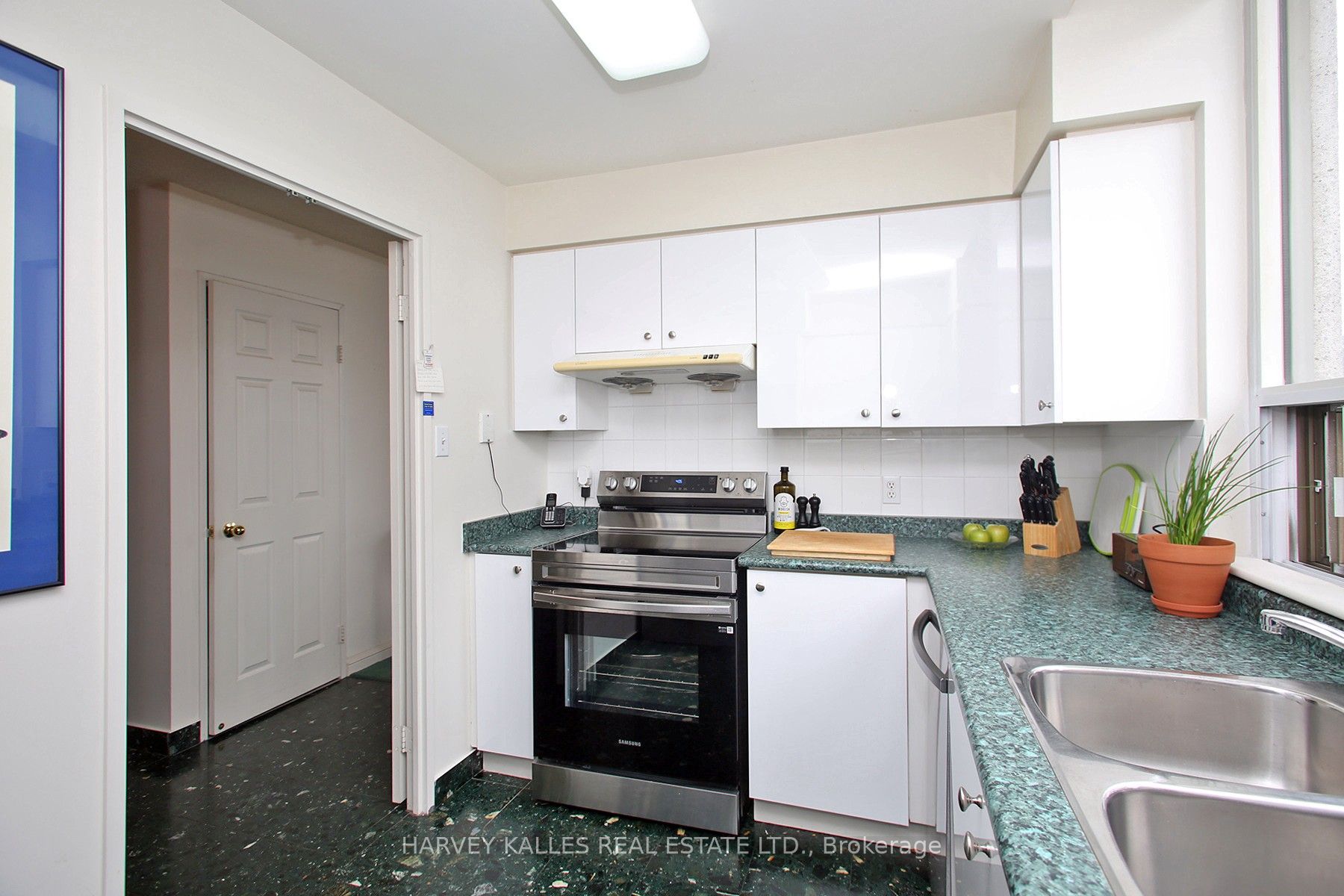#uph07 - 256 Doris Avenue Property Photo 25