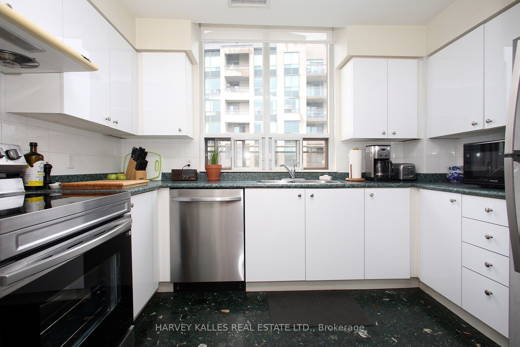 #uph07 - 256 Doris Avenue Property Photo 26
