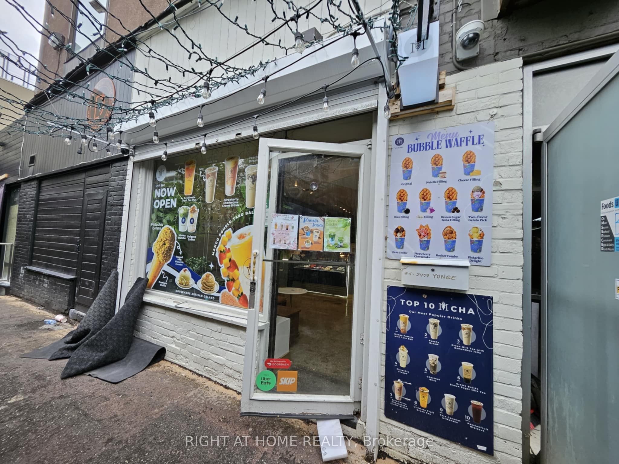2409 Yonge Street Property Photo 2