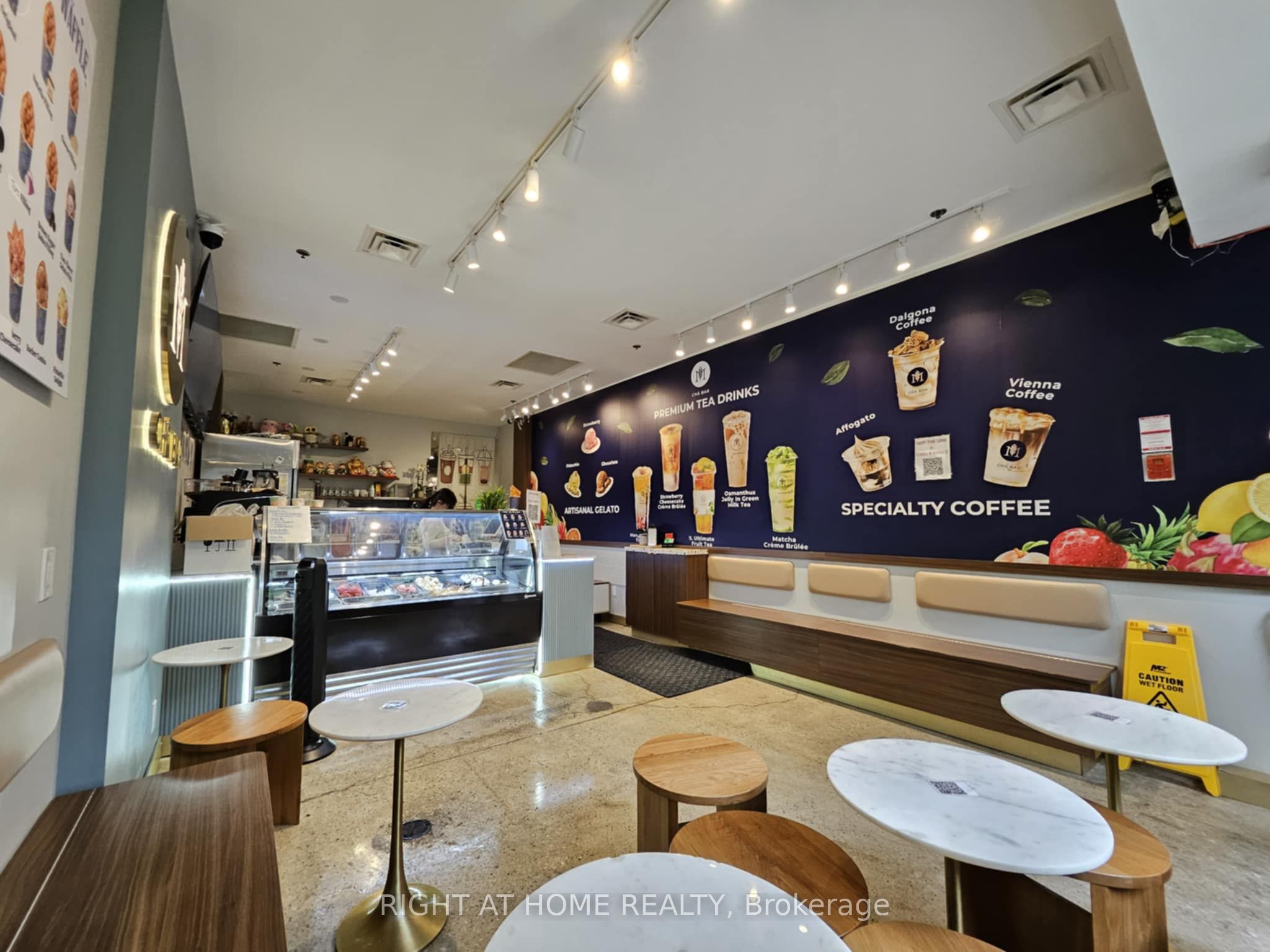 2409 Yonge Street Property Photo 5