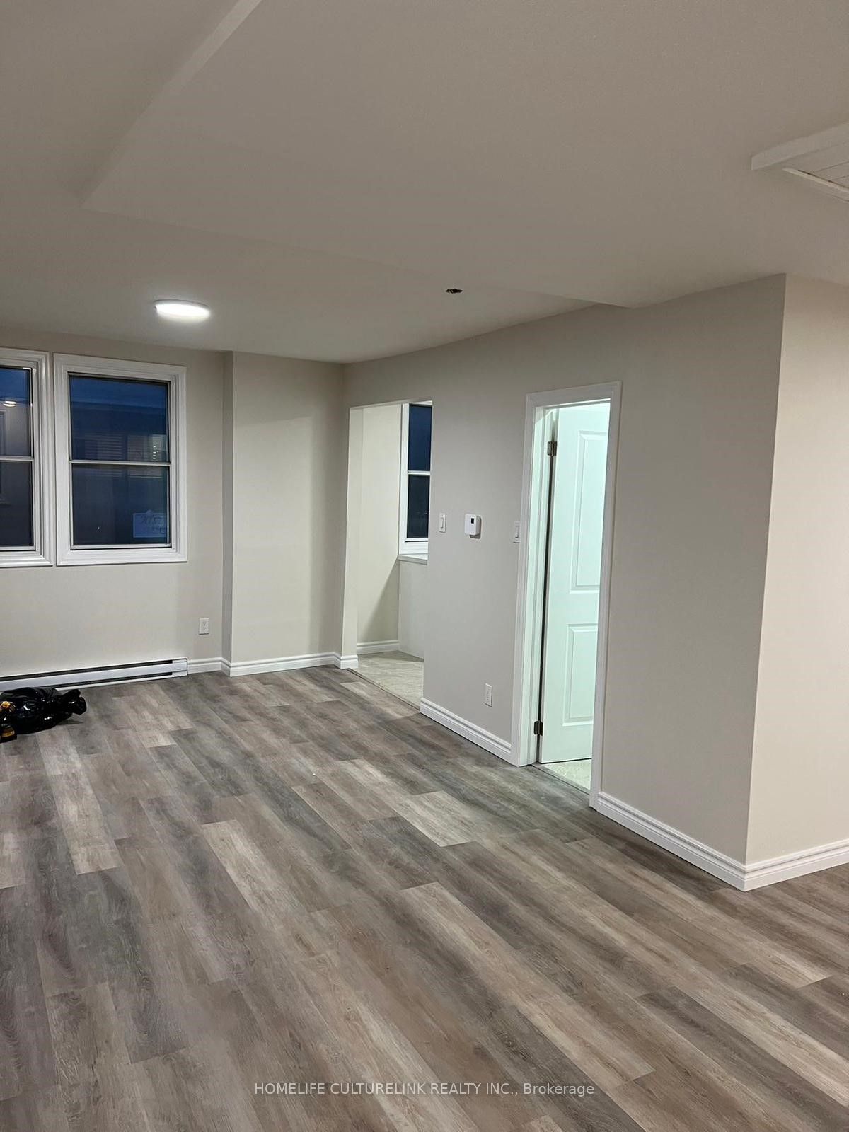 3445 Yonge Street 2/f Property Photo 2