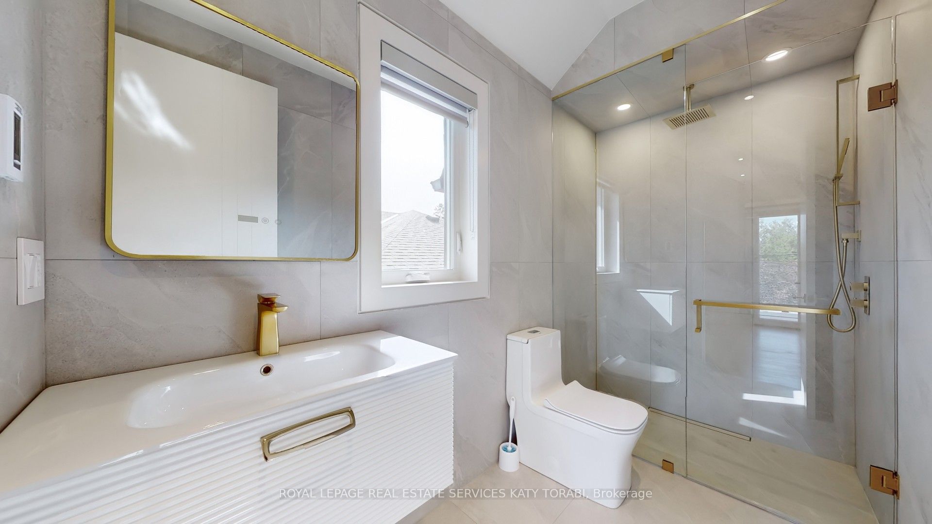 49 Abitibi Avenue Property Photo 38