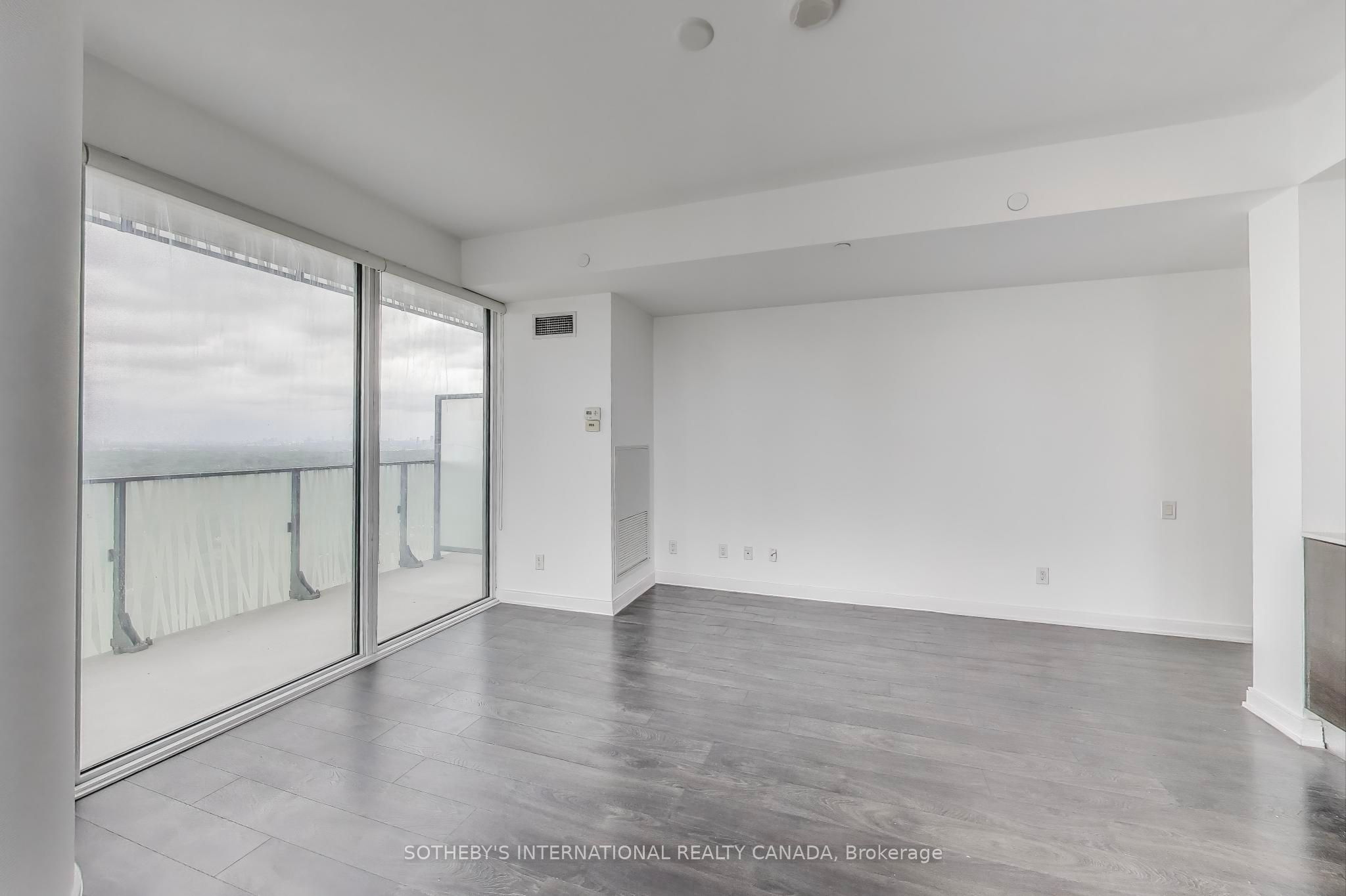 42 Charles Street E 4206 Property Photo 6
