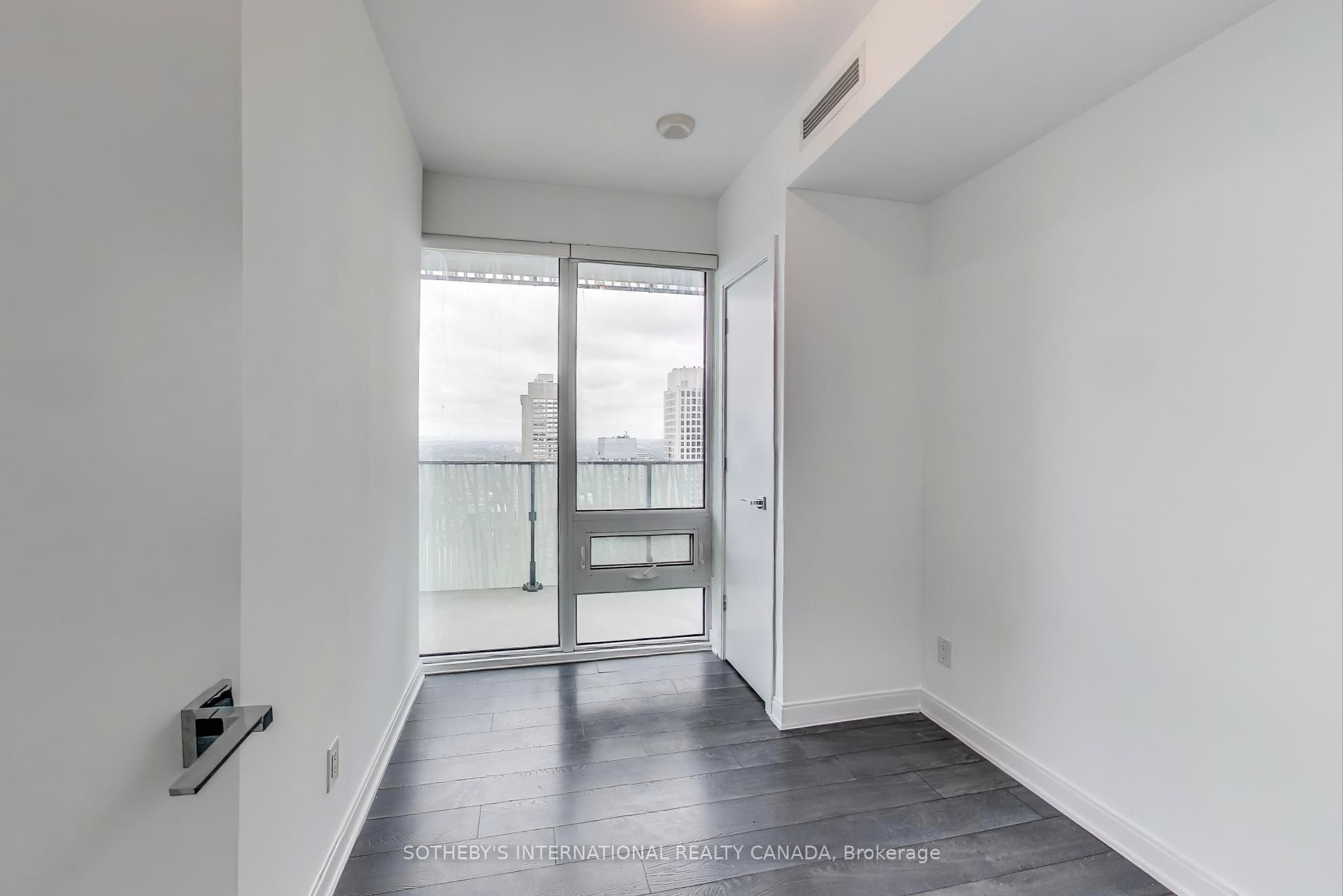 42 Charles Street E 4206 Property Photo 10