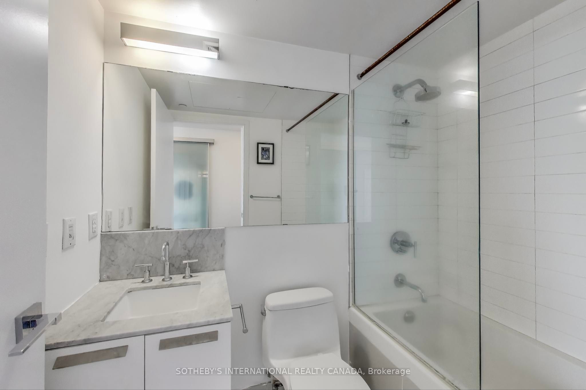 42 Charles Street E 4206 Property Photo 12