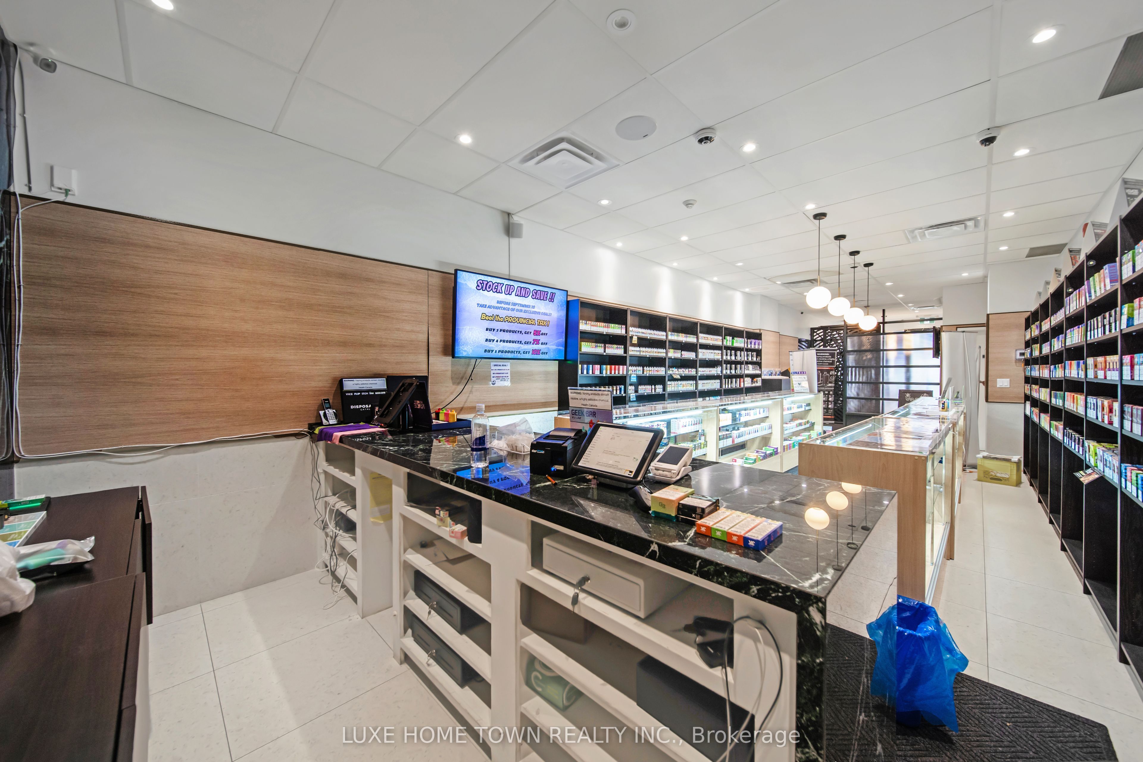 842 Dundas Street Property Photo 12