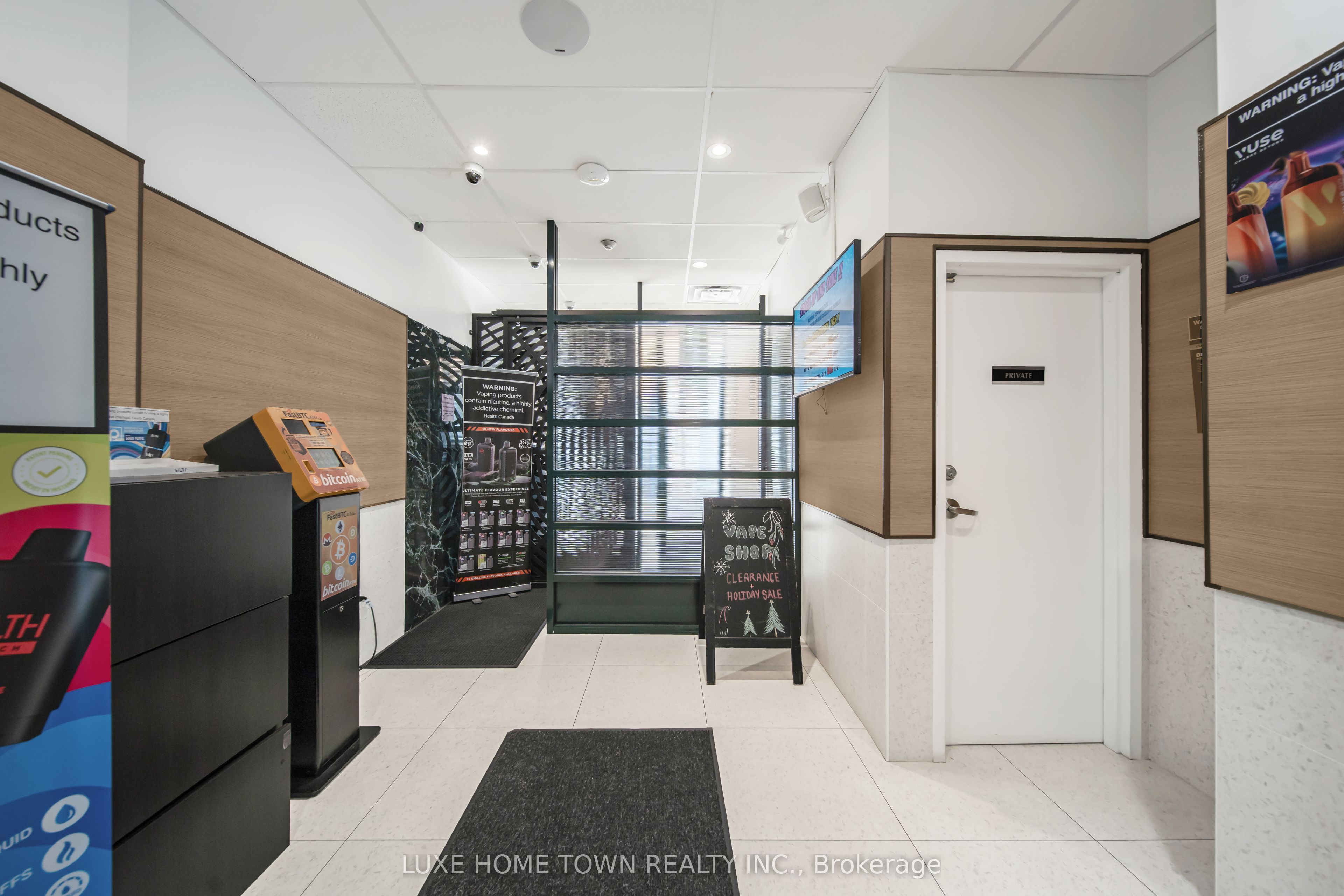 842 Dundas Street Property Photo 20