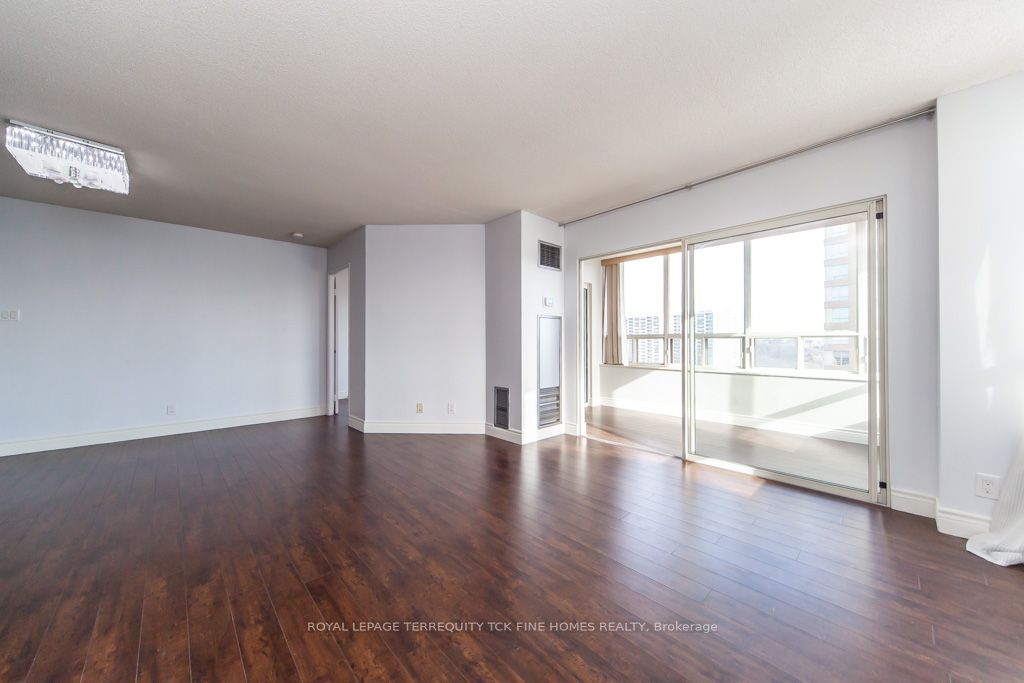 215 Wynford Drive 1905 Property Photo 15
