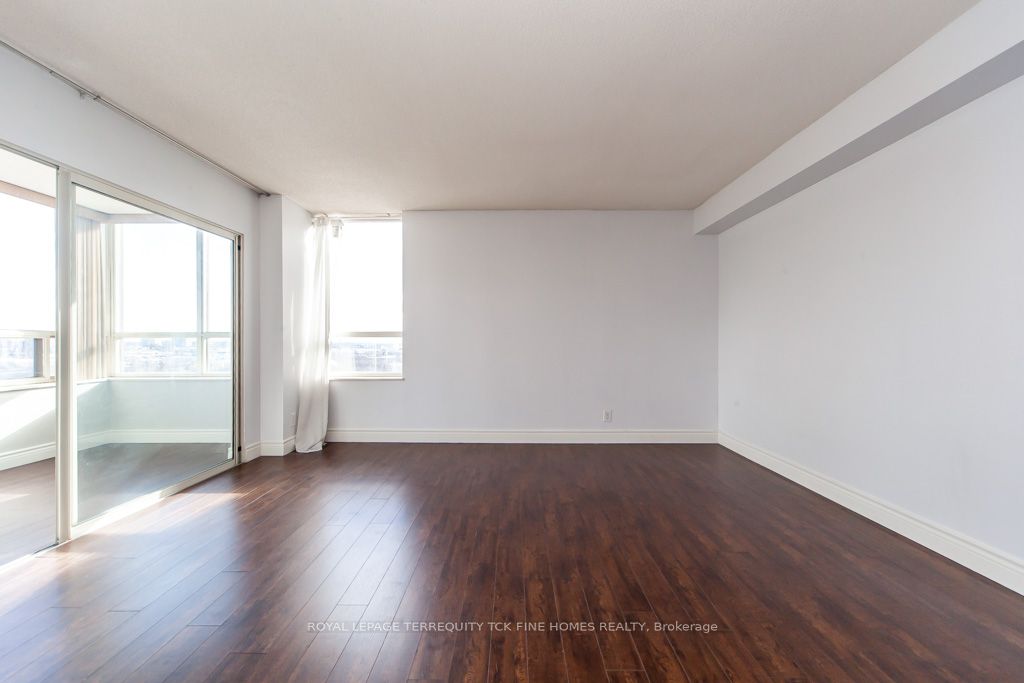 215 Wynford Drive 1905 Property Photo 17