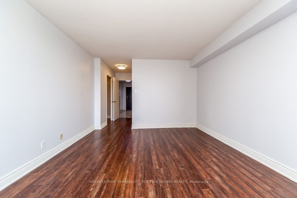 215 Wynford Drive 1905 Property Photo 18
