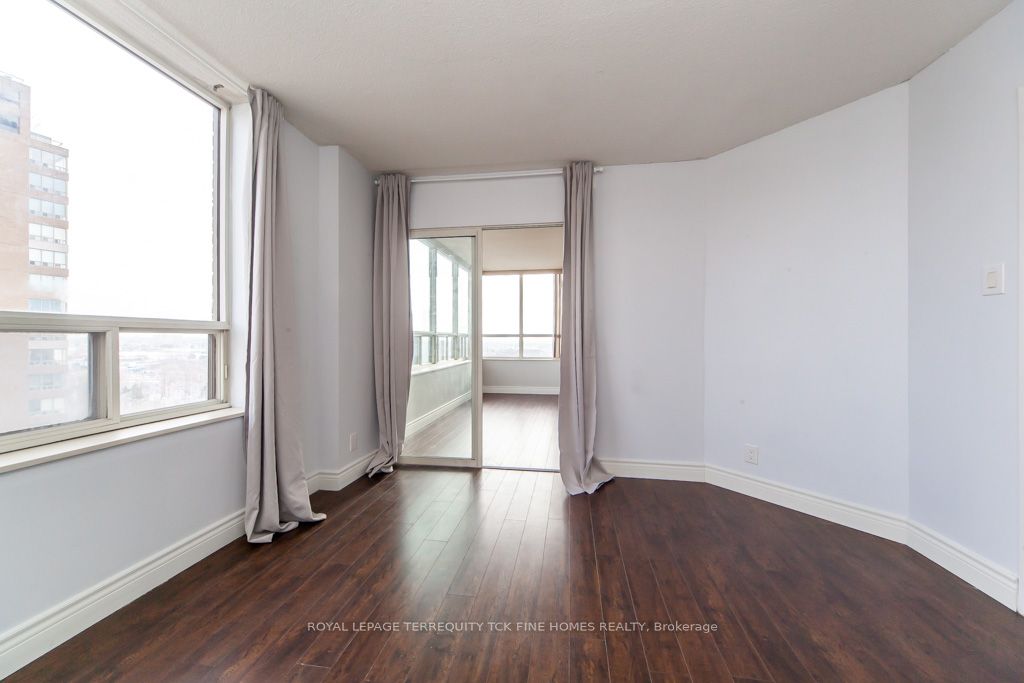 215 Wynford Drive 1905 Property Photo 24