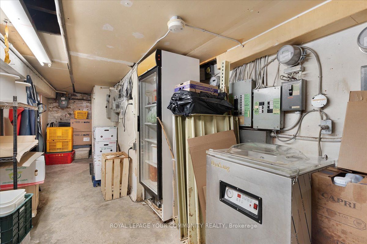 676 Bloor Street Property Photo 14