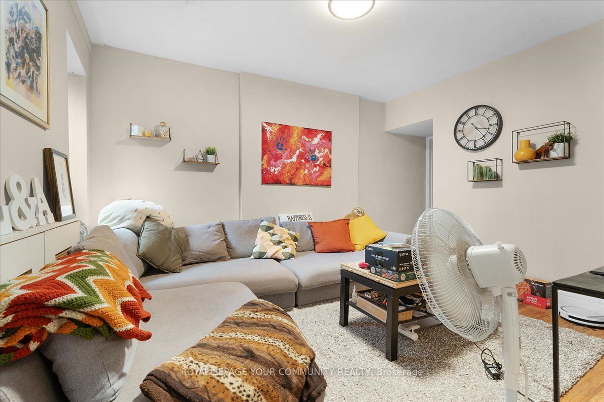 676 Bloor Street Property Photo 22