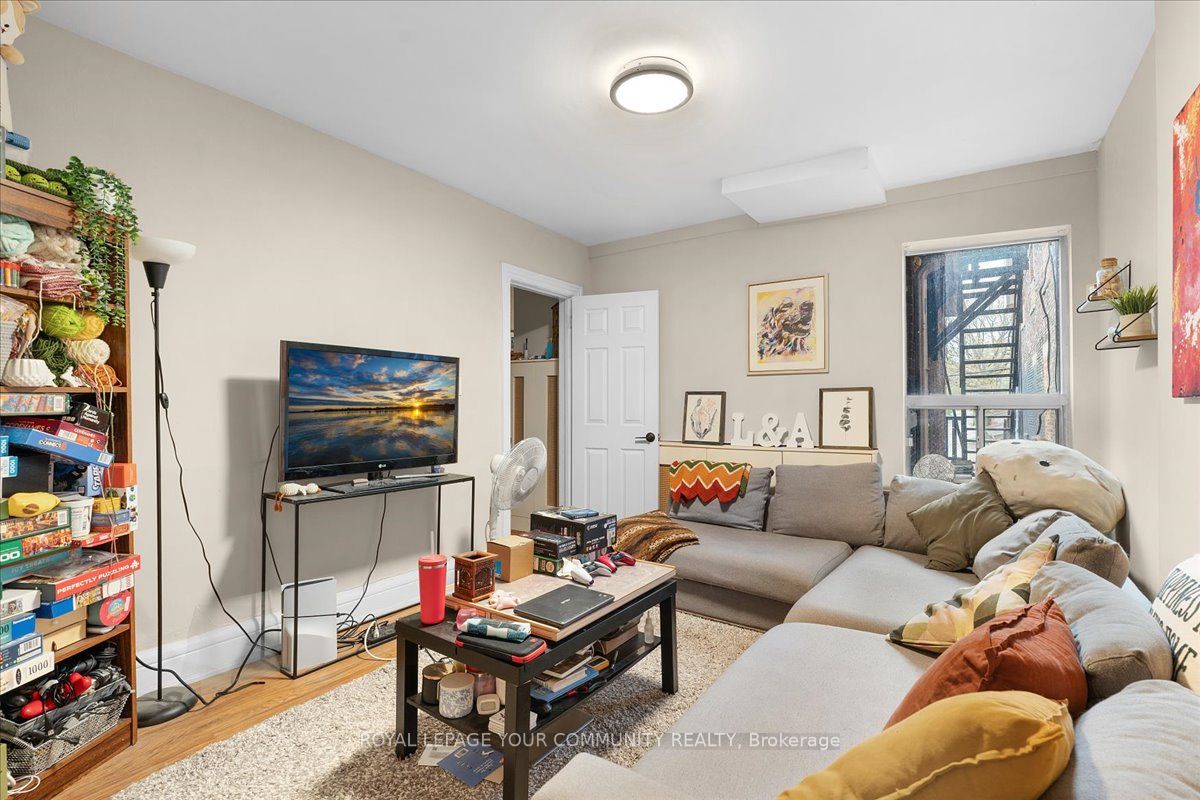 676 Bloor Street Property Photo 23
