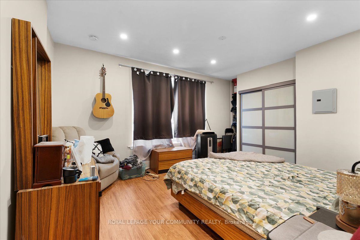 676 Bloor Street Property Photo 25