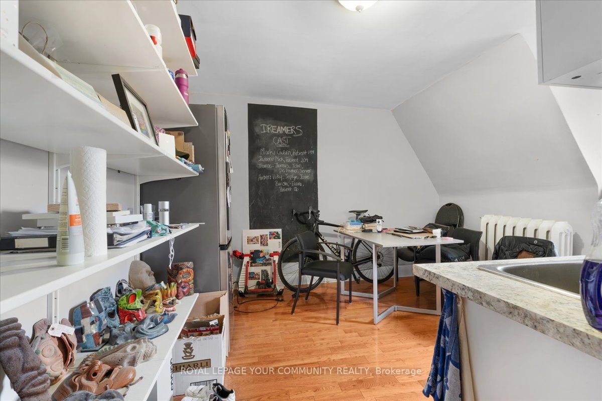 676 Bloor Street Property Photo 27