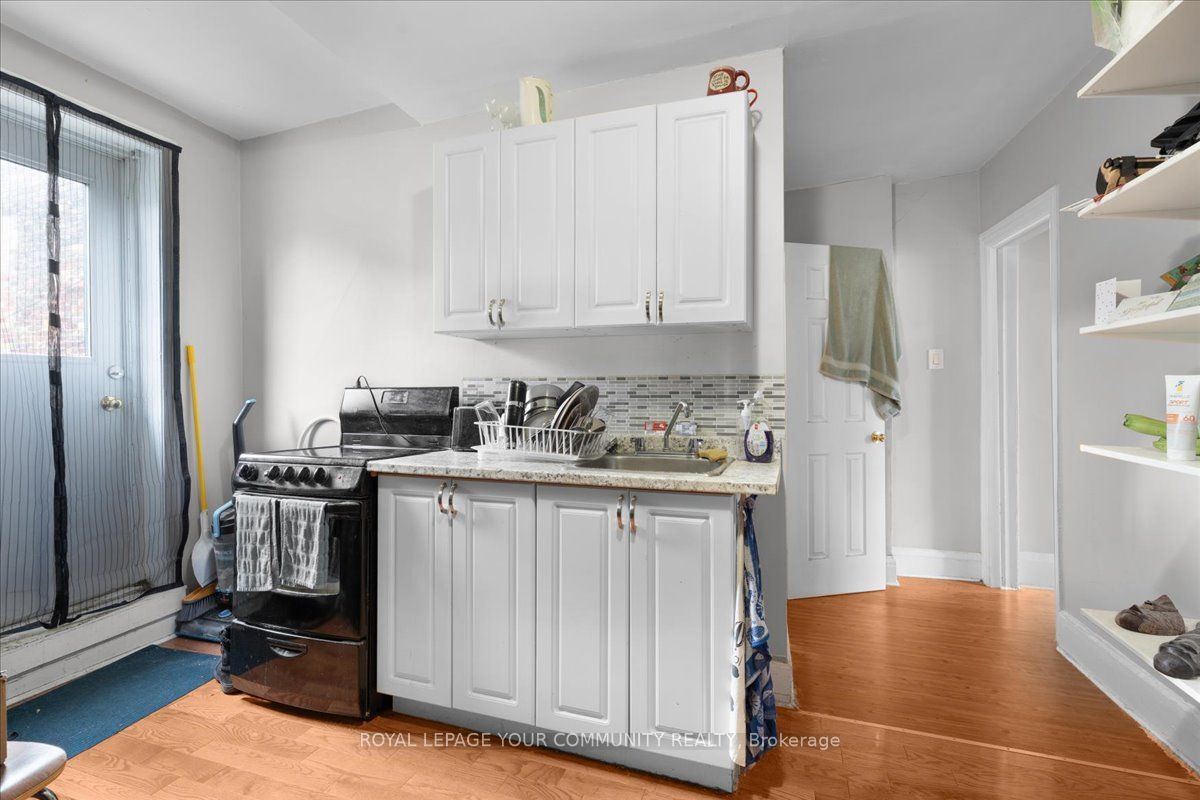 676 Bloor Street Property Photo 28