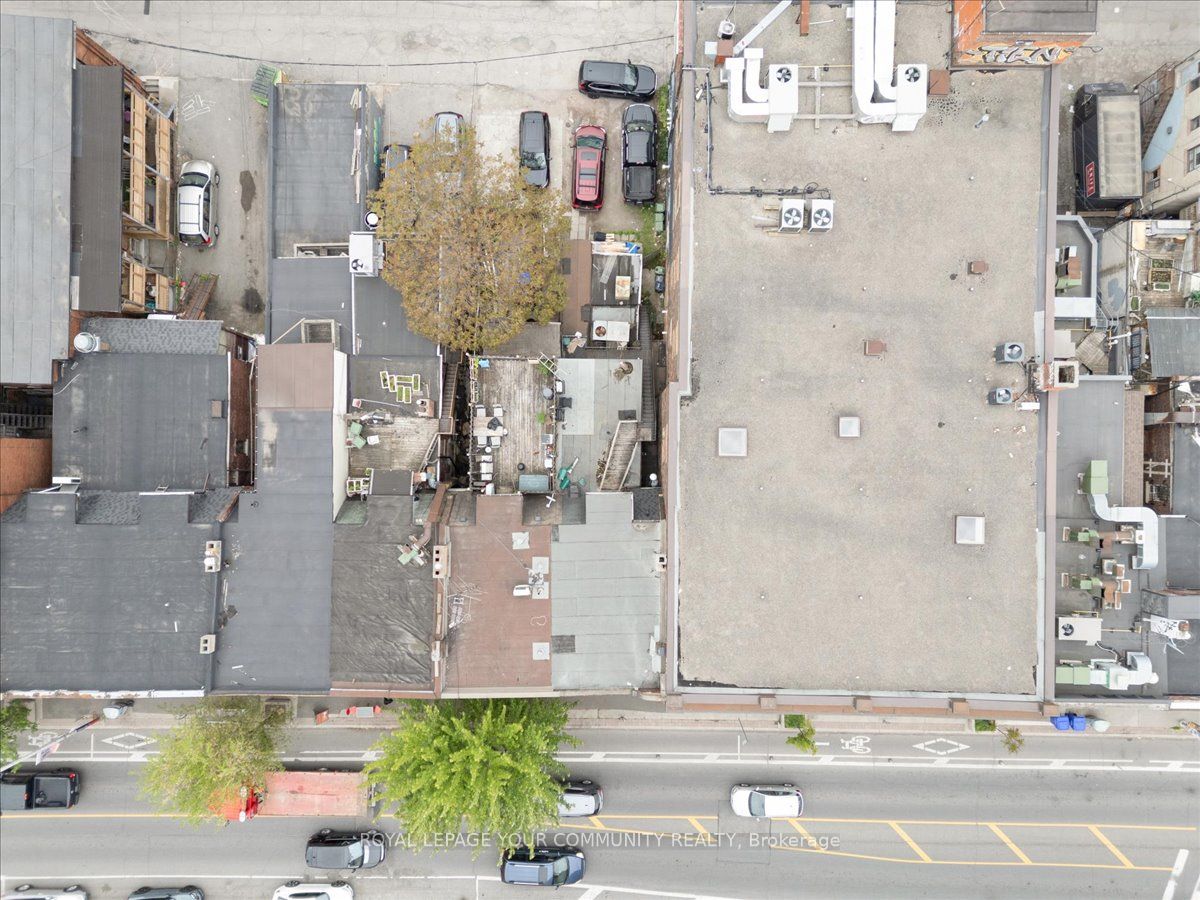 676 Bloor Street Property Photo 33
