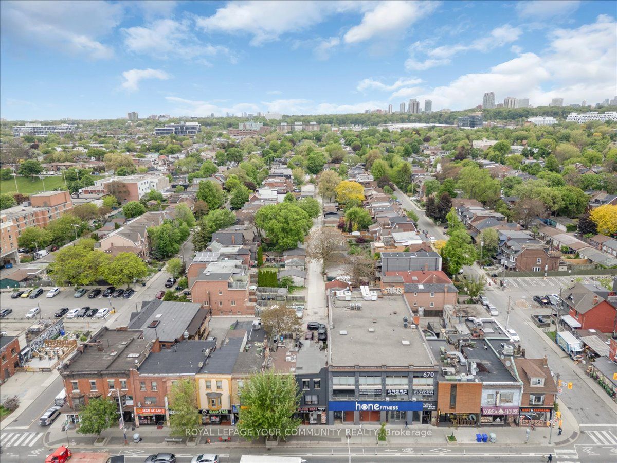 676 Bloor Street Property Photo 34