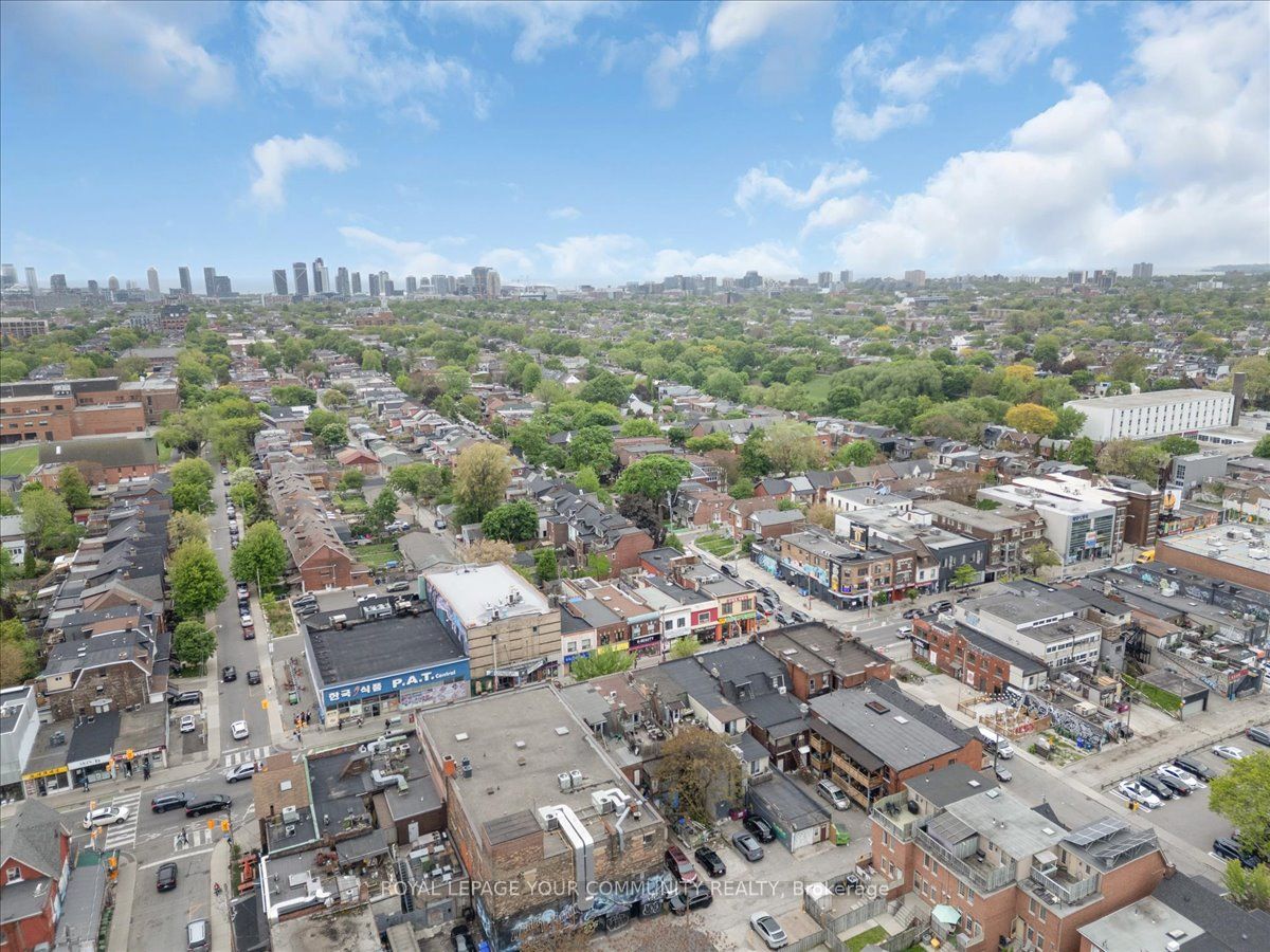 676 Bloor Street Property Photo 39