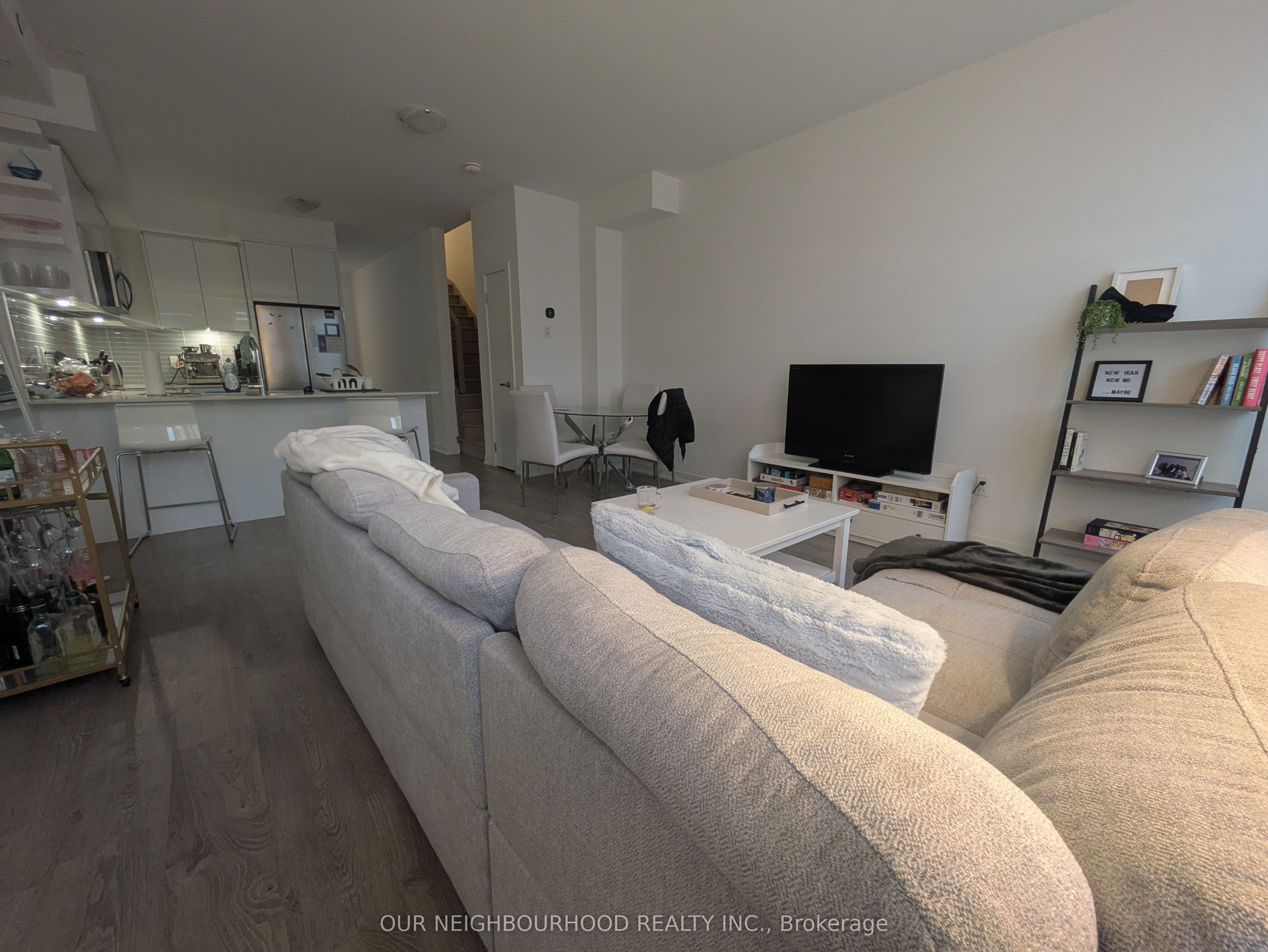 106 Green Gardens Boulevard Property Photo 7