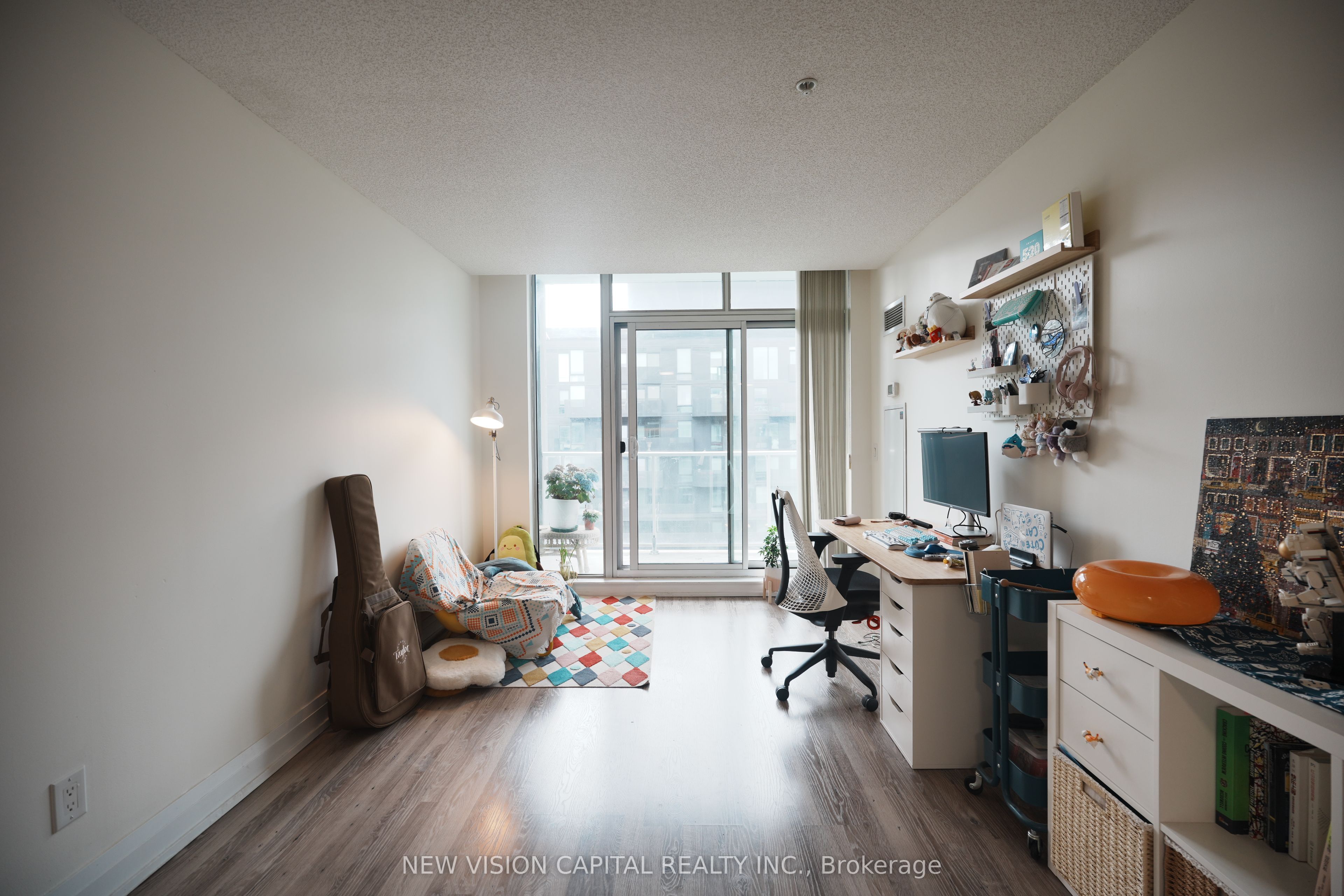 #605 E - 555 Wilson Avenue Property Photo 1