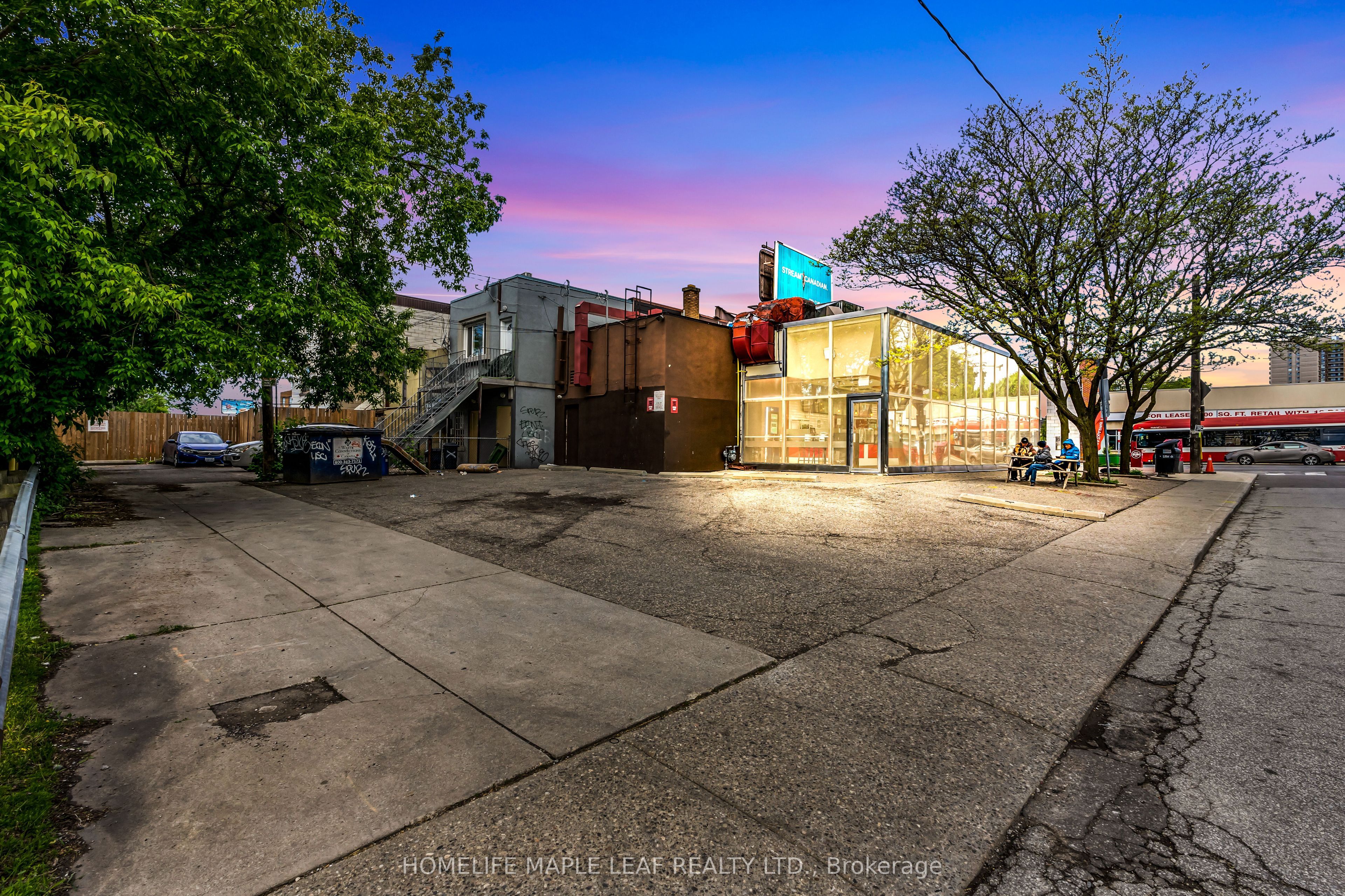 1471 Eglinton Avenue Property Photo 2