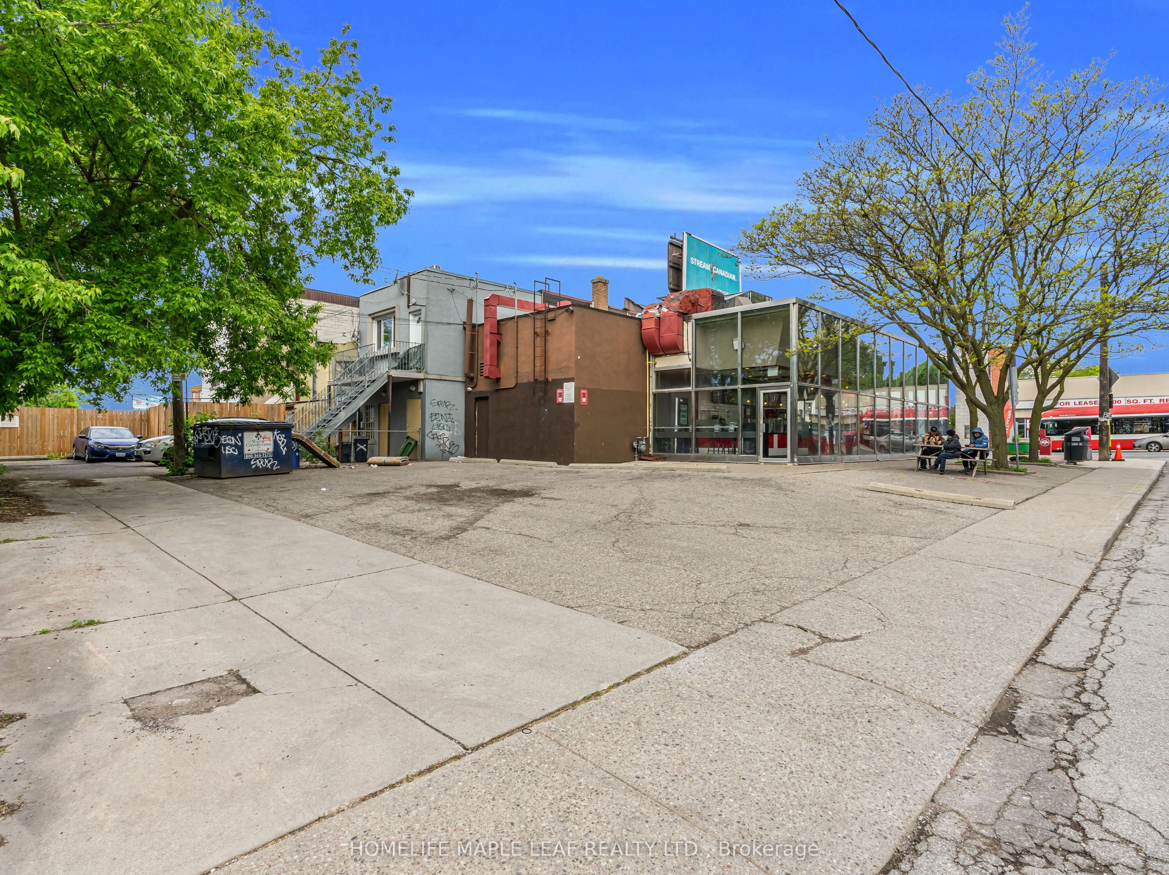 1471 Eglinton Avenue Property Photo 38