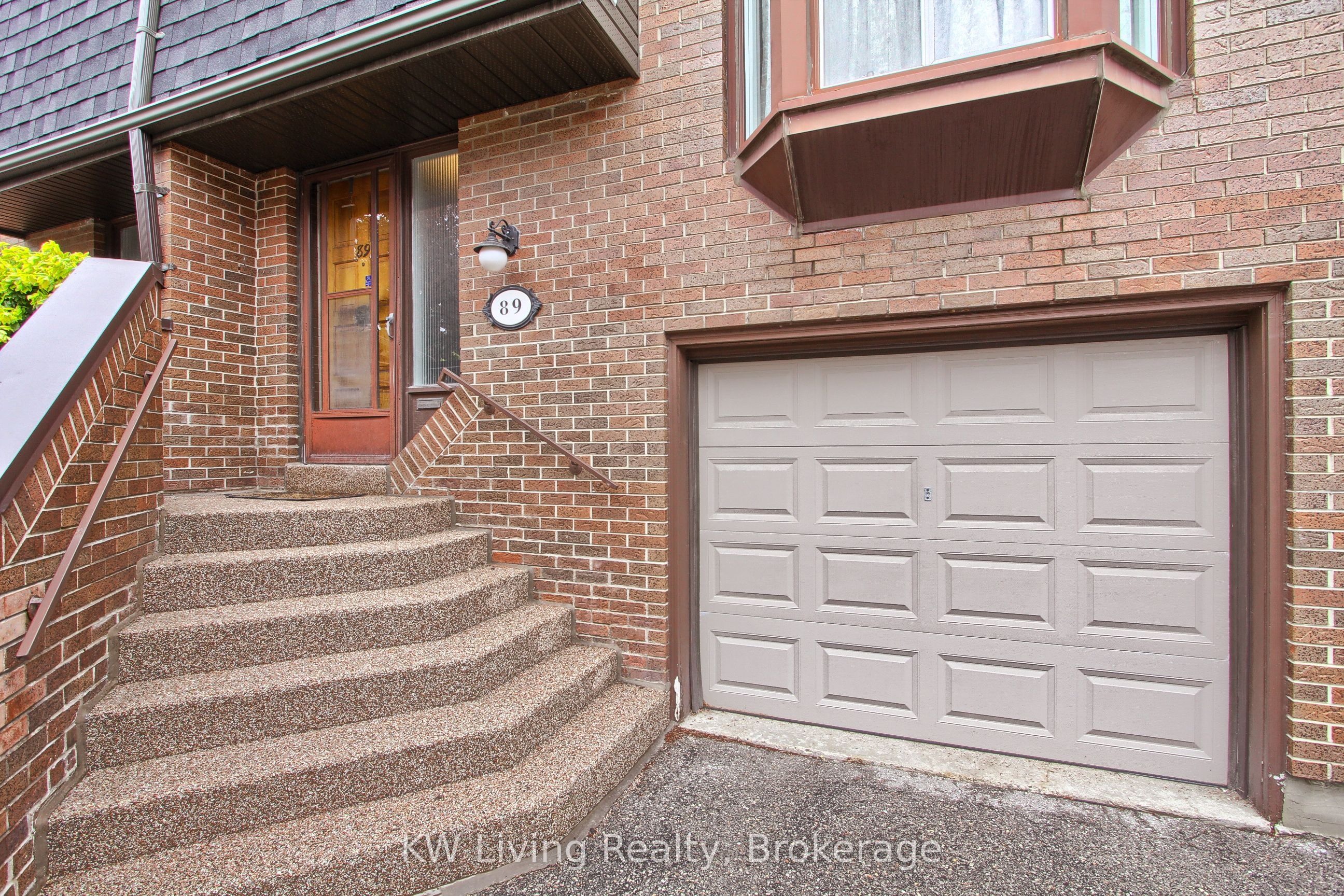 89 Gypsy Roseway Property Photo 2