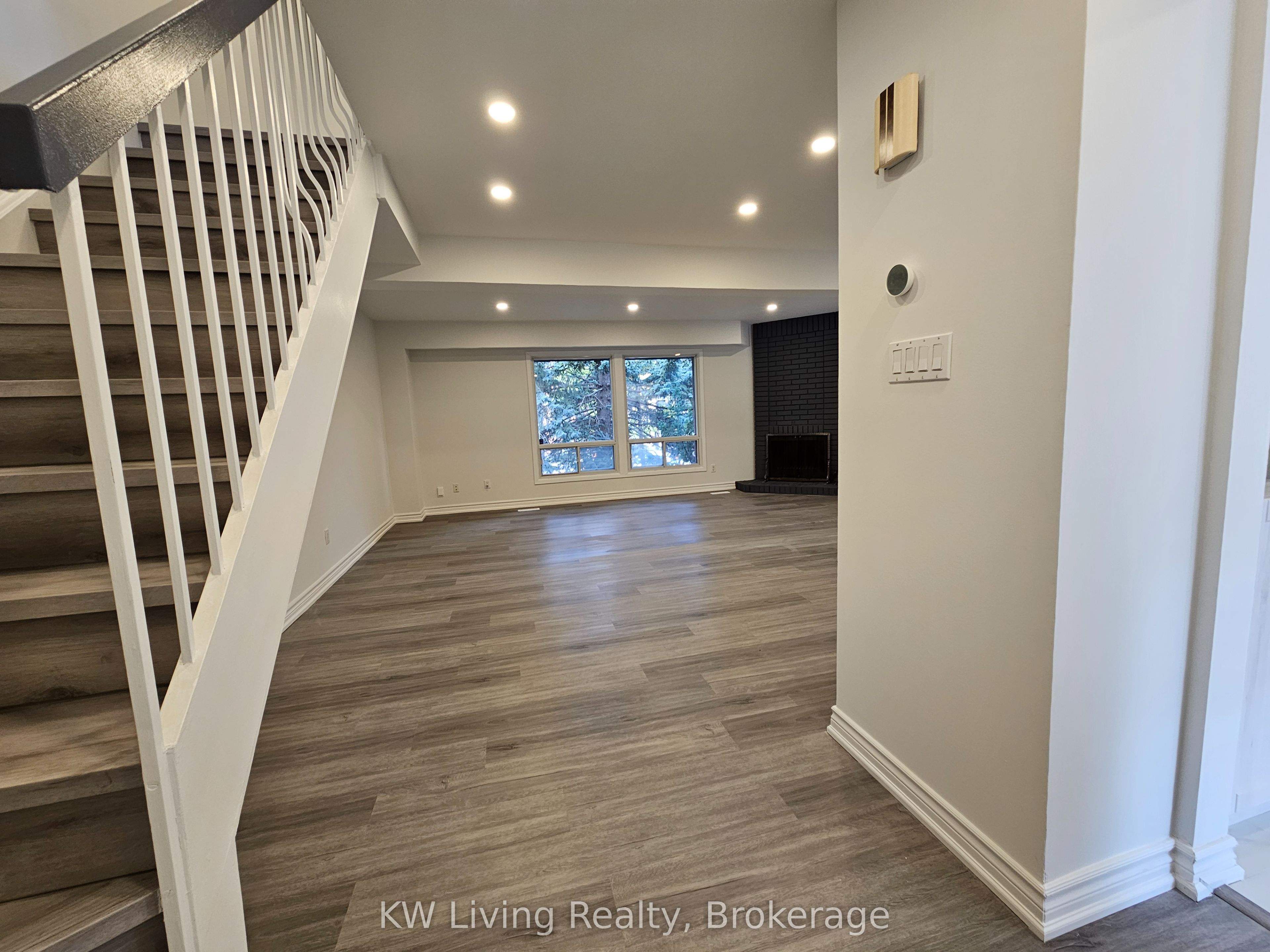 89 Gypsy Roseway Property Photo 4