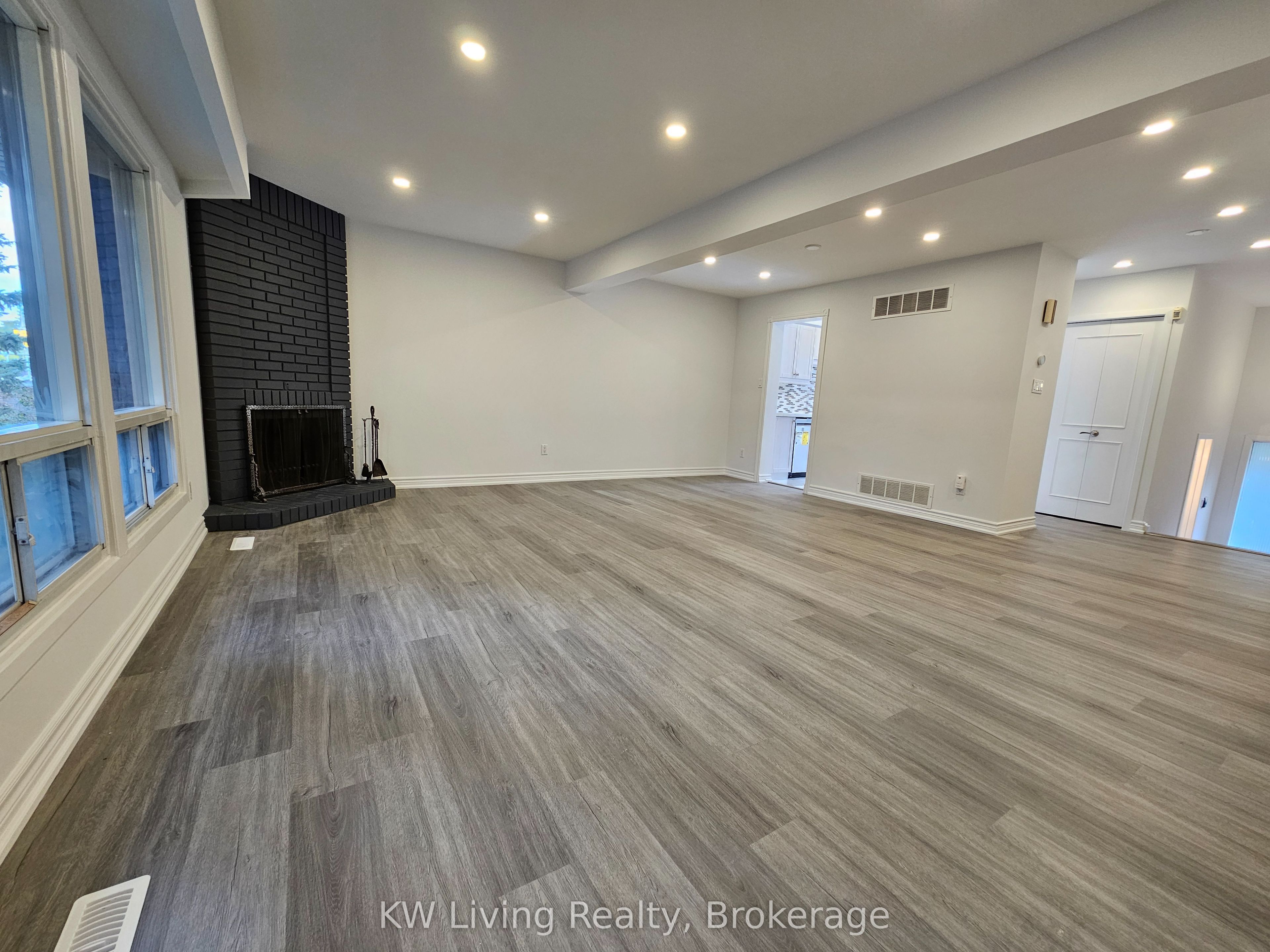 89 Gypsy Roseway Property Photo 6