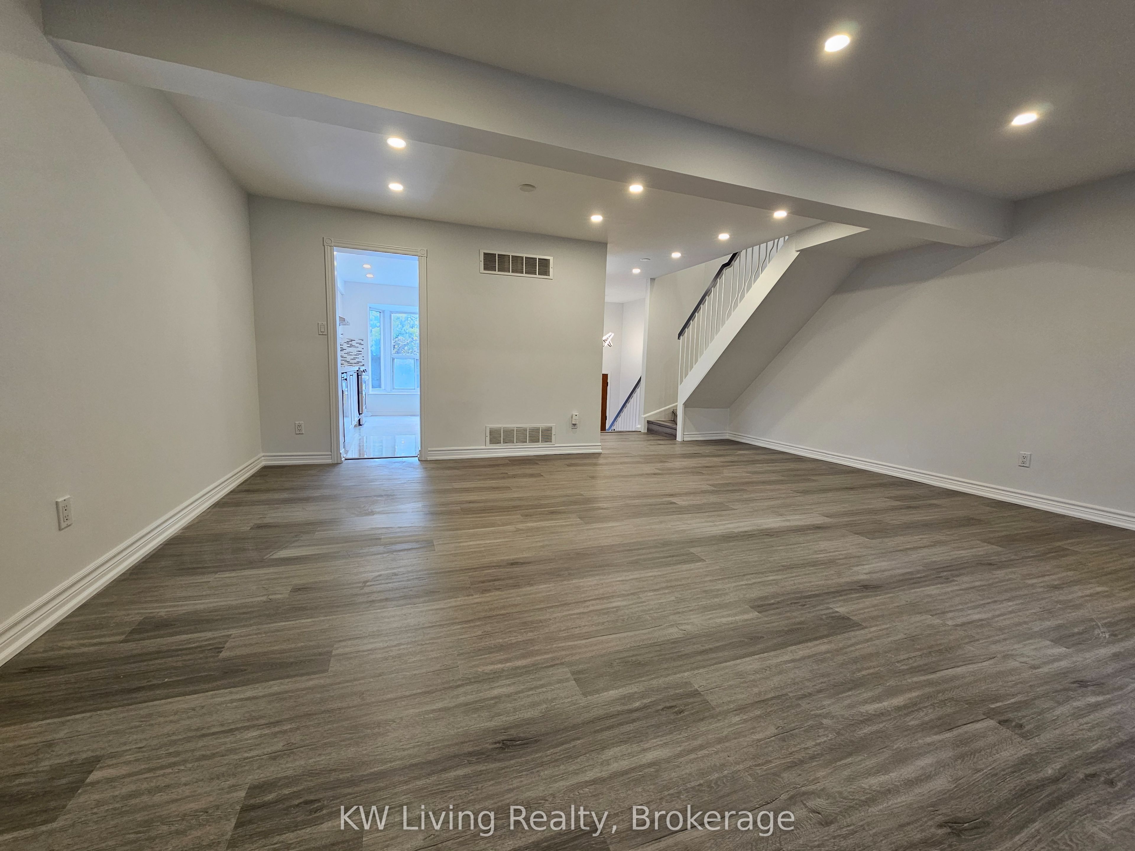89 Gypsy Roseway Property Photo 7