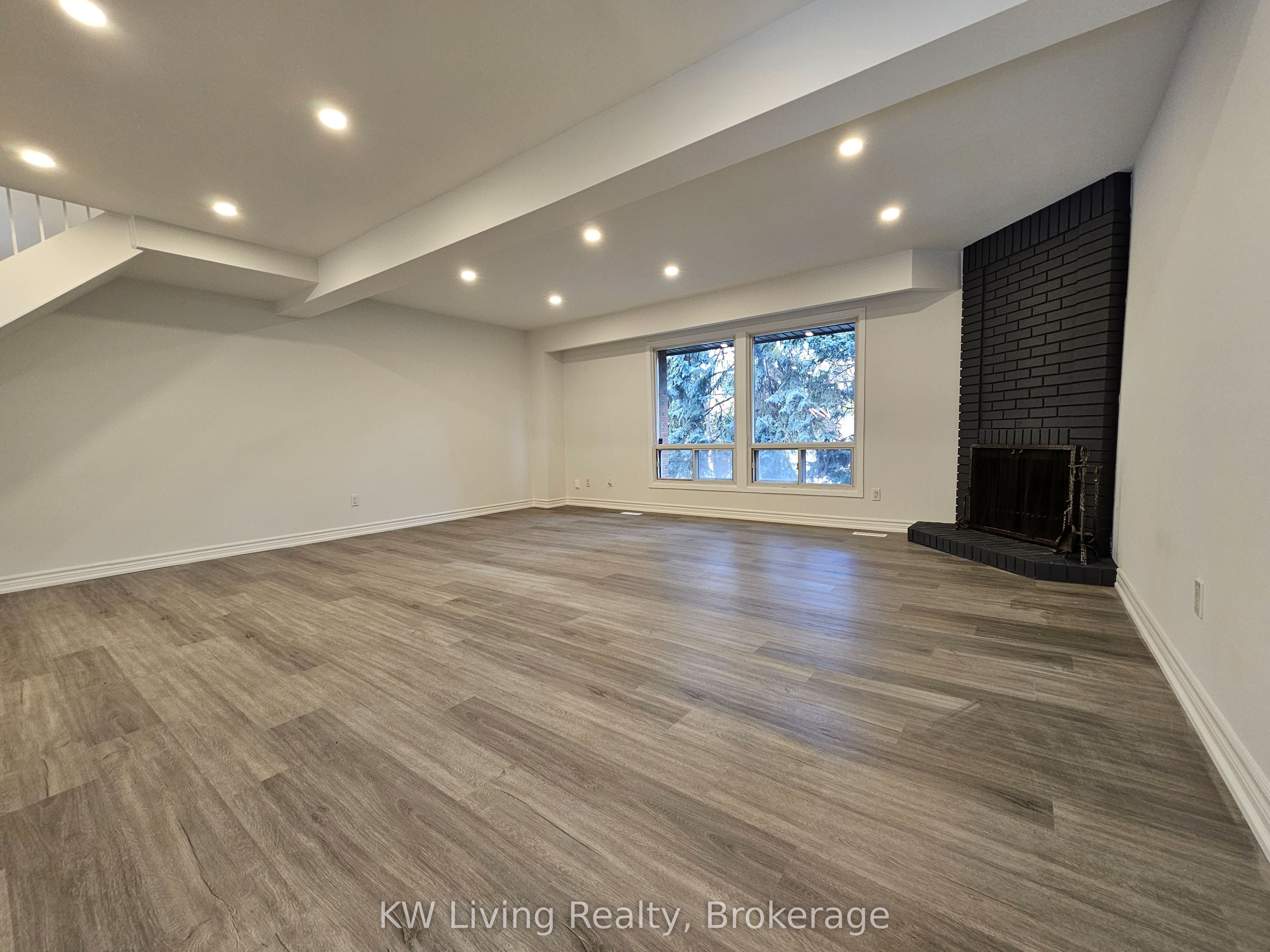 89 Gypsy Roseway Property Photo 8