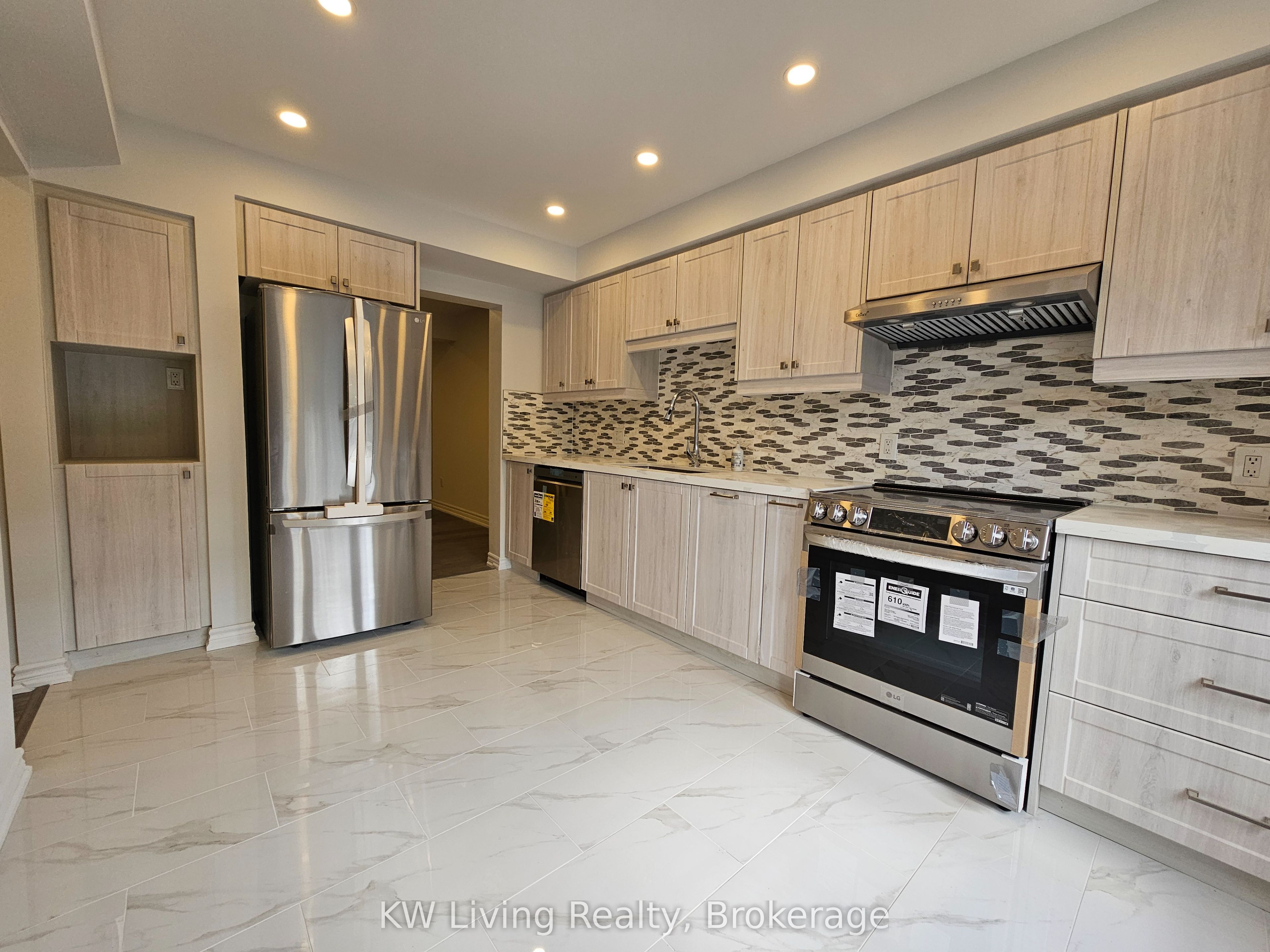 89 Gypsy Roseway Property Photo 9