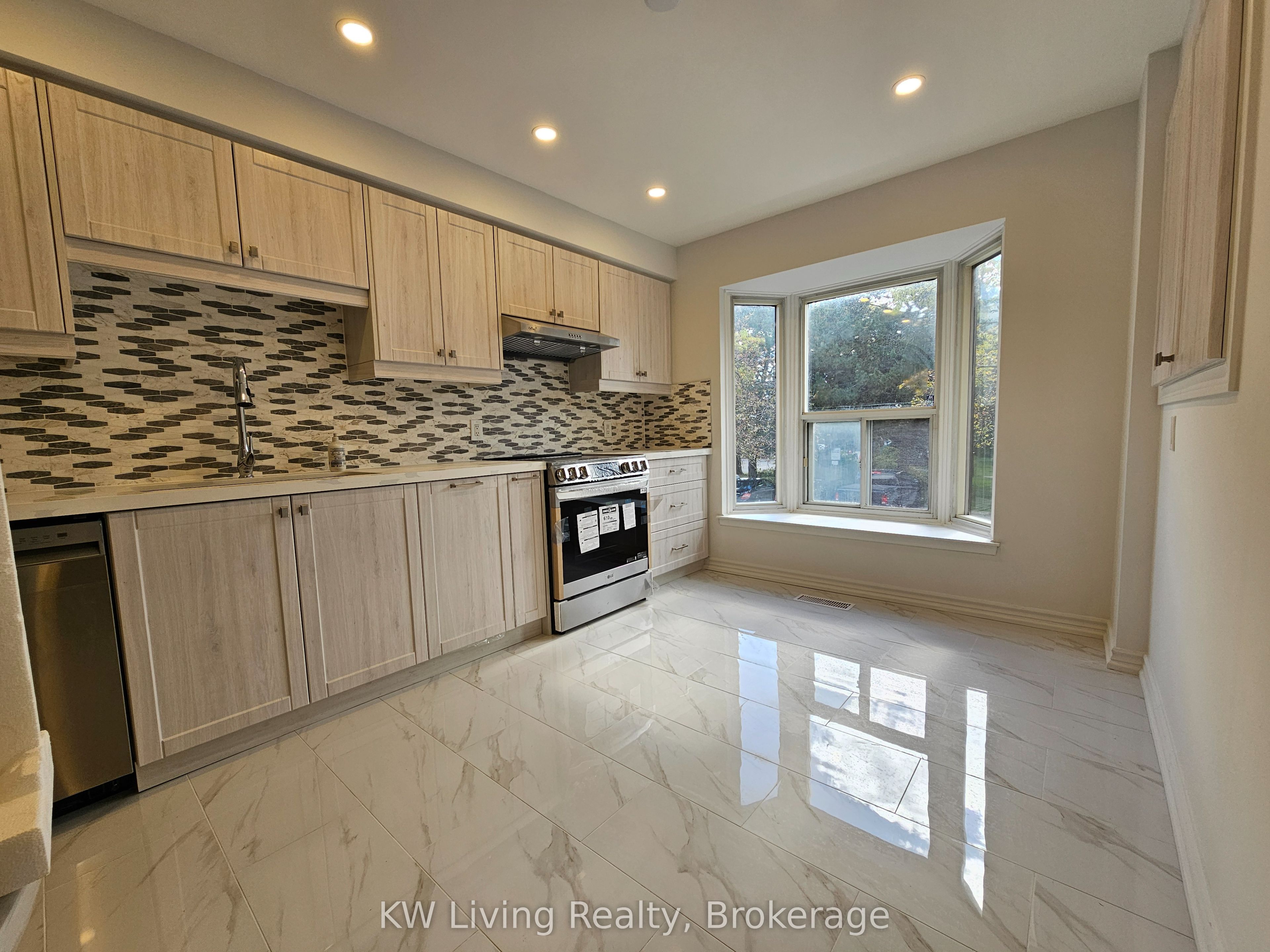 89 Gypsy Roseway Property Photo 10