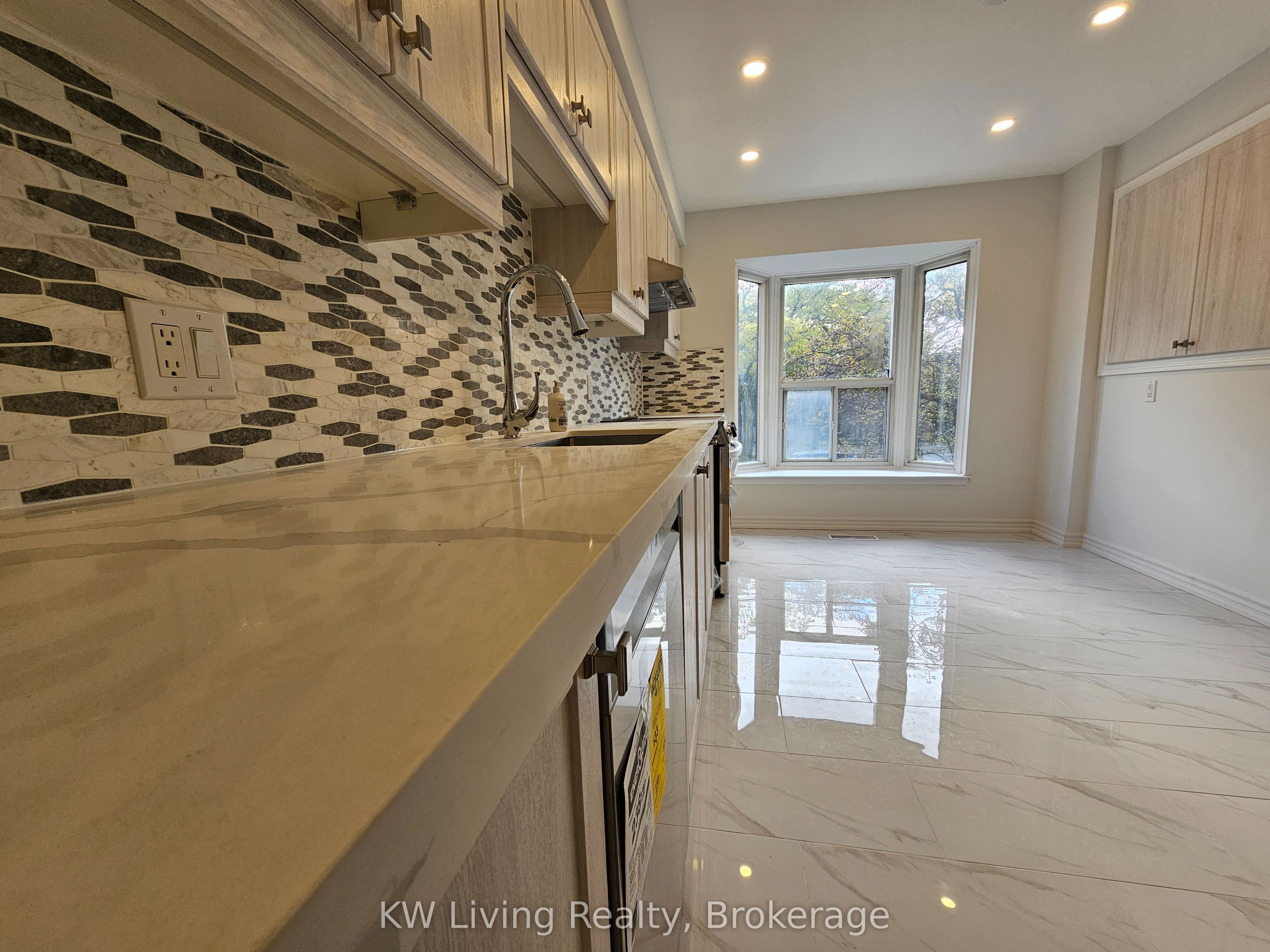 89 Gypsy Roseway Property Photo 11