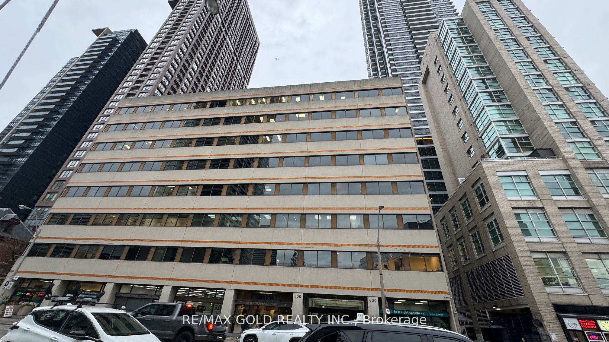 #301 - 600 Sherbourne Street Property Photo 2