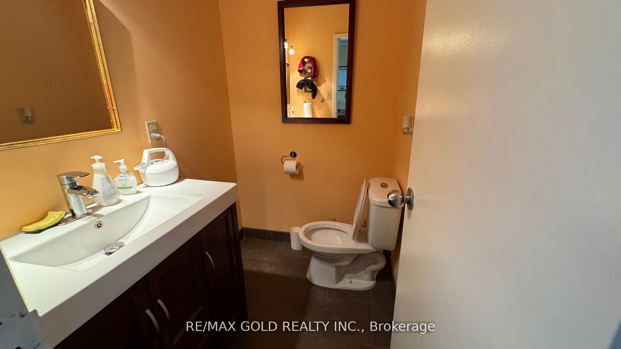 #301 - 600 Sherbourne Street Property Photo 10