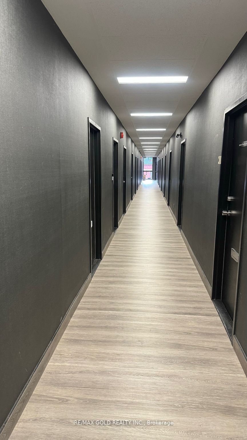 #301 - 600 Sherbourne Street Property Photo 21