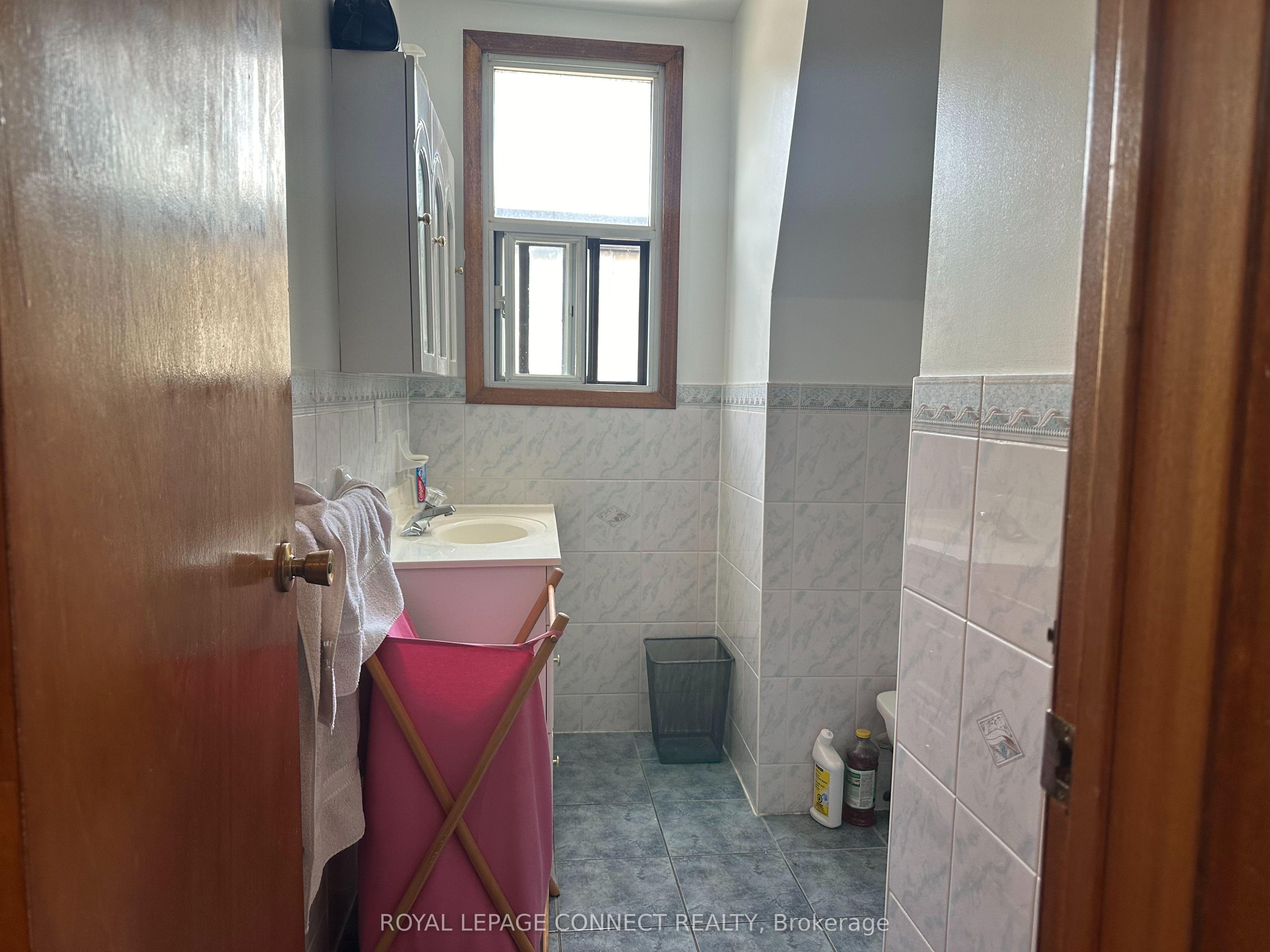 #2nd - 784 Adelaide Street Property Photo 2