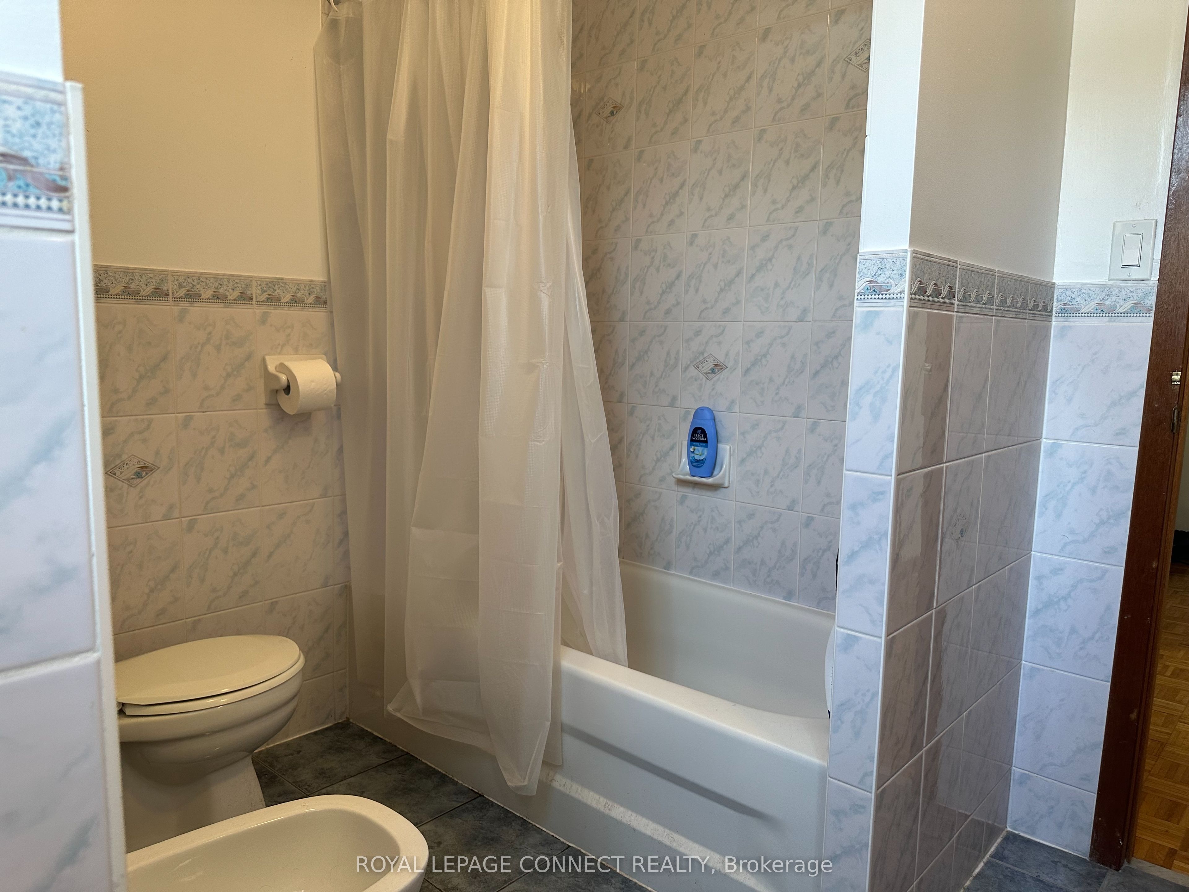 #2nd - 784 Adelaide Street Property Photo 3