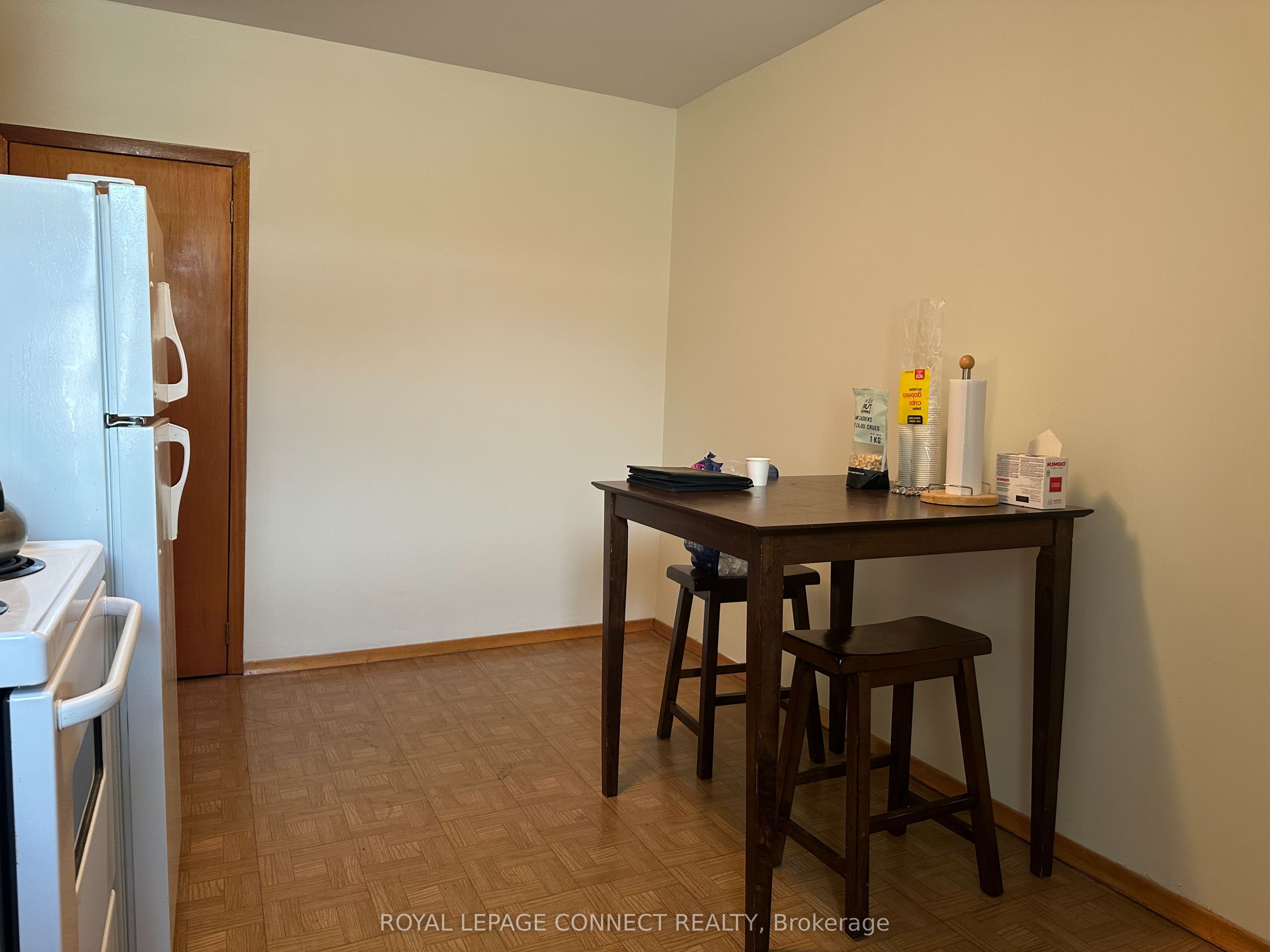#2nd - 784 Adelaide Street Property Photo 11