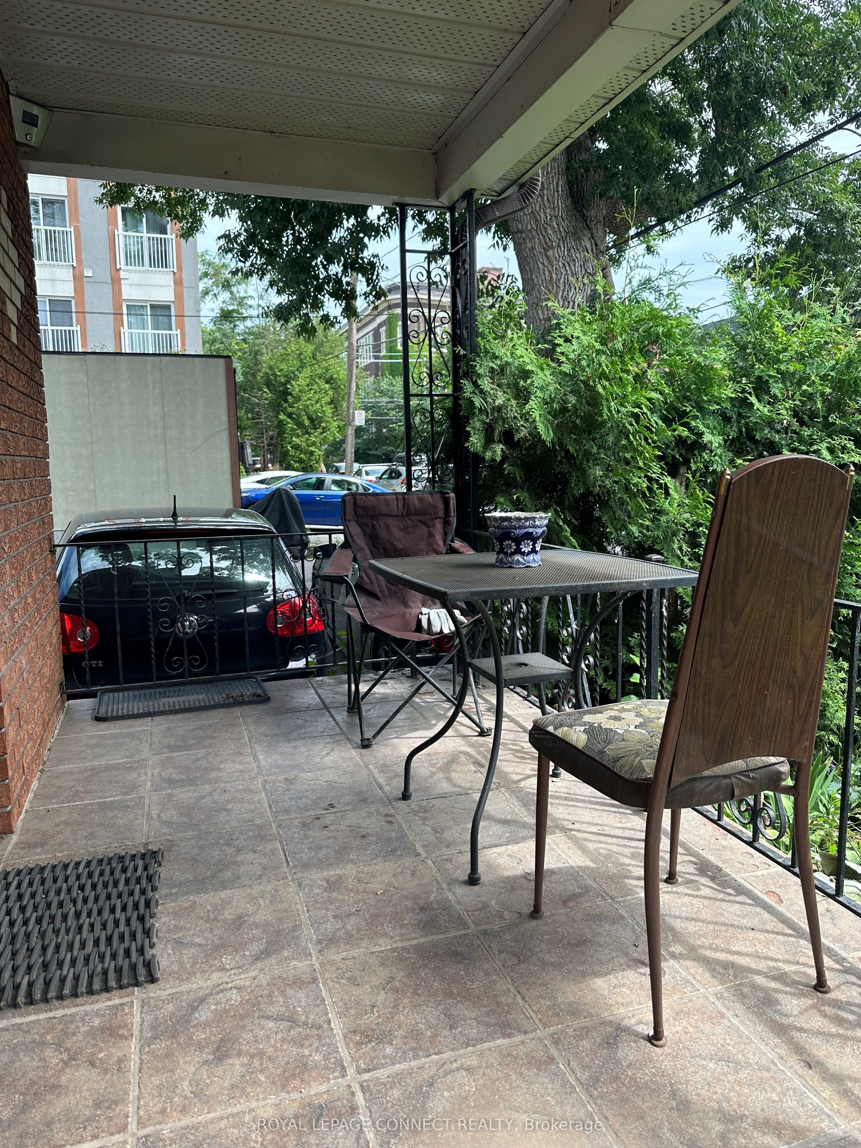 #2nd - 784 Adelaide Street Property Photo 12
